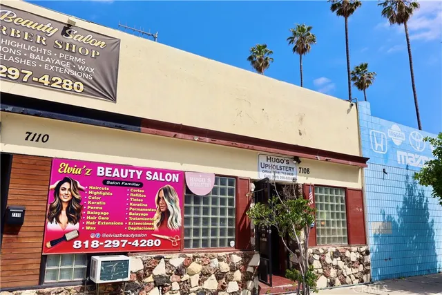 a sign that is on the wall