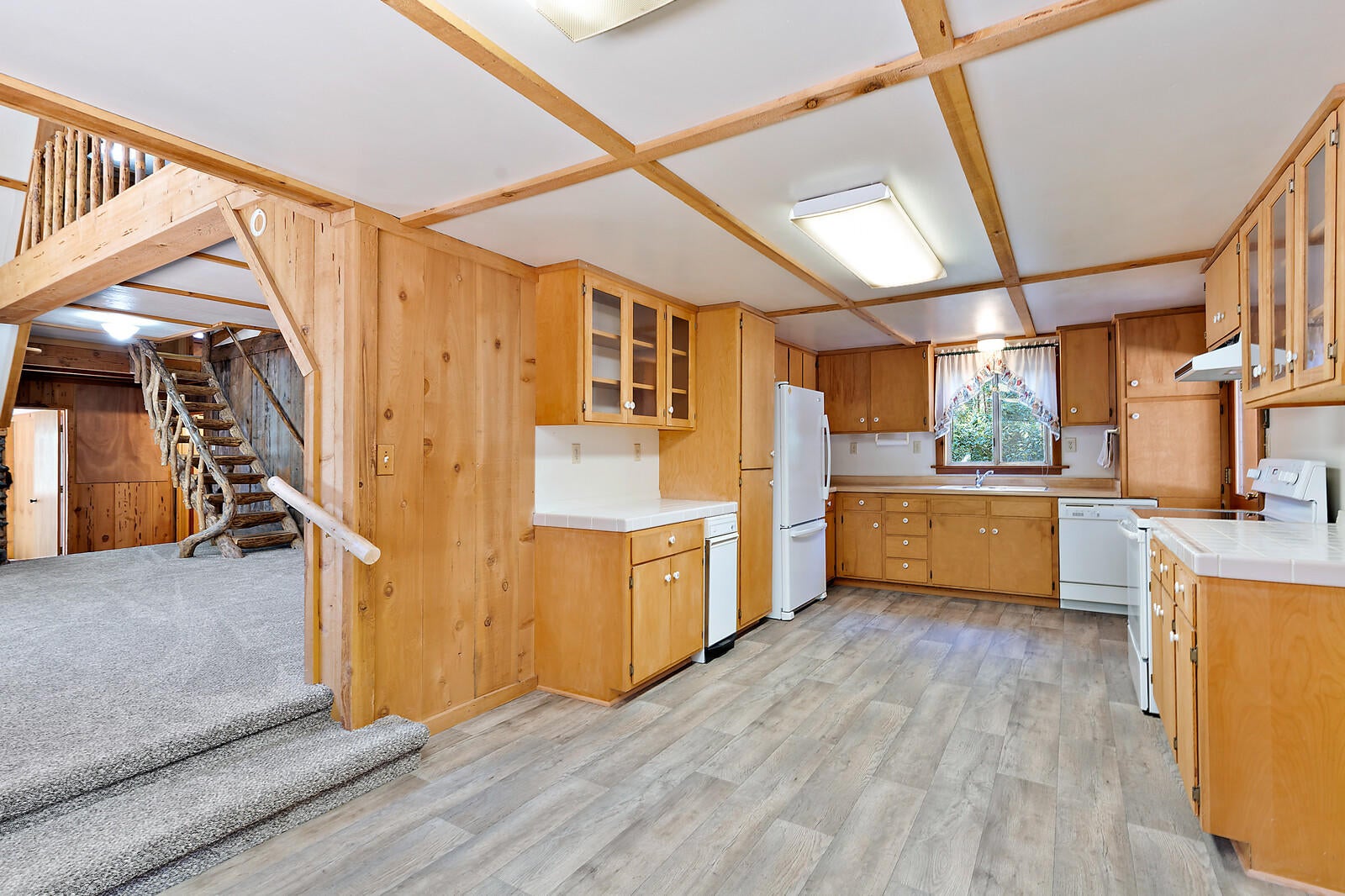 3990 Galice Road Merlin, OR 97532 - Photo 6 of 43 G