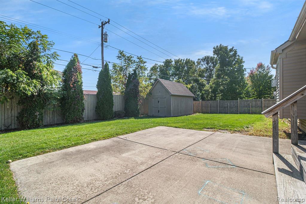 3141 Hessel Avenue Rochester Hills, MI 48307 - Photo 31 of 32