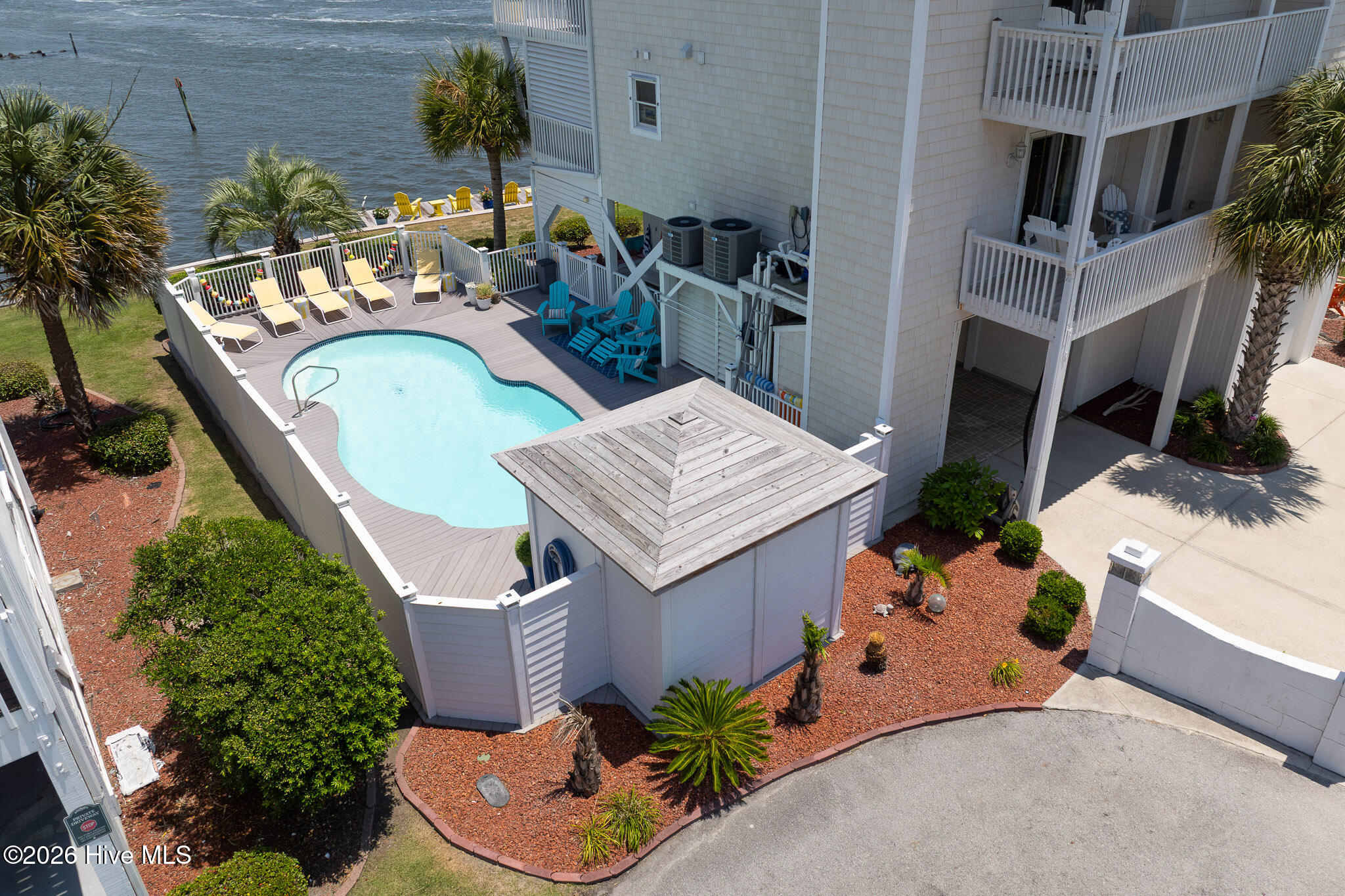 702 Roland Avenue Surf City, NC 28445 - Photo 12 of 57