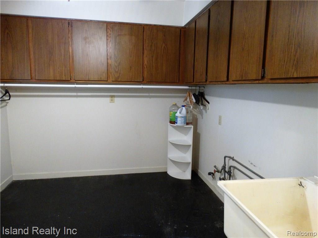 22673 Meridian Road Grosse Ile, MI 48138 - Photo 21 of 48
