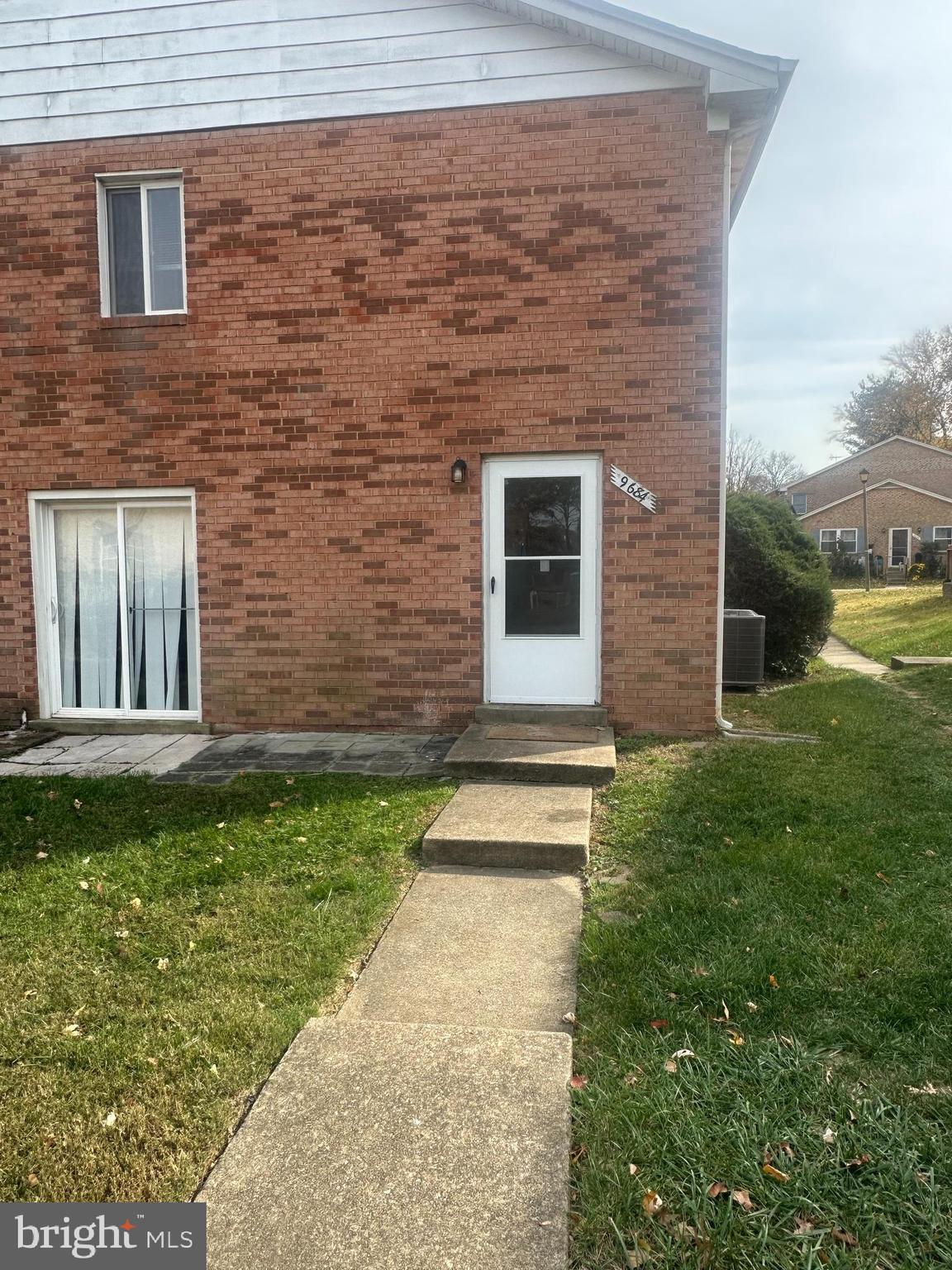 9684 Hagel Circle, Unit 37/C Lorton, VA 22079 - Photo 3 of 19