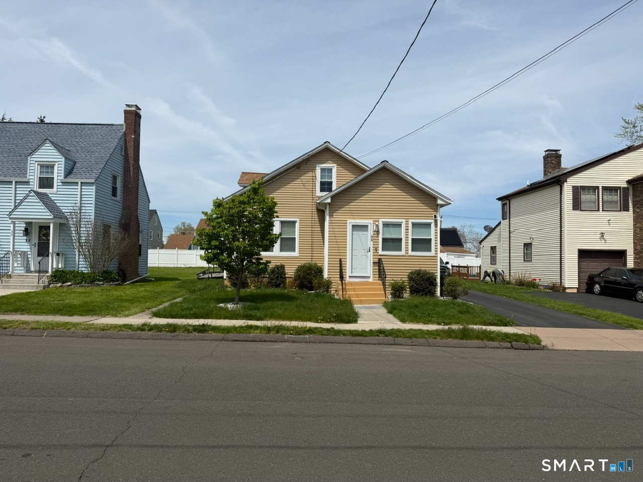 56 Tredeau Street Hartford, CT 06114 - Photo 2 of 13