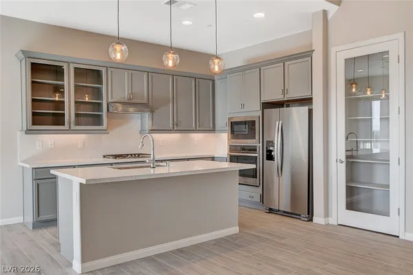 $2,850 | 19 Alta Cascata Place, Henderson, NV 89011