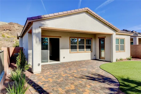 $2,850 | 19 Alta Cascata Place, Henderson, NV 89011