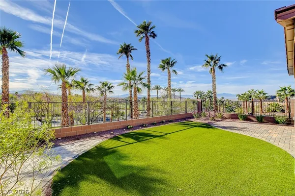 $2,850 | 19 Alta Cascata Place, Henderson, NV 89011