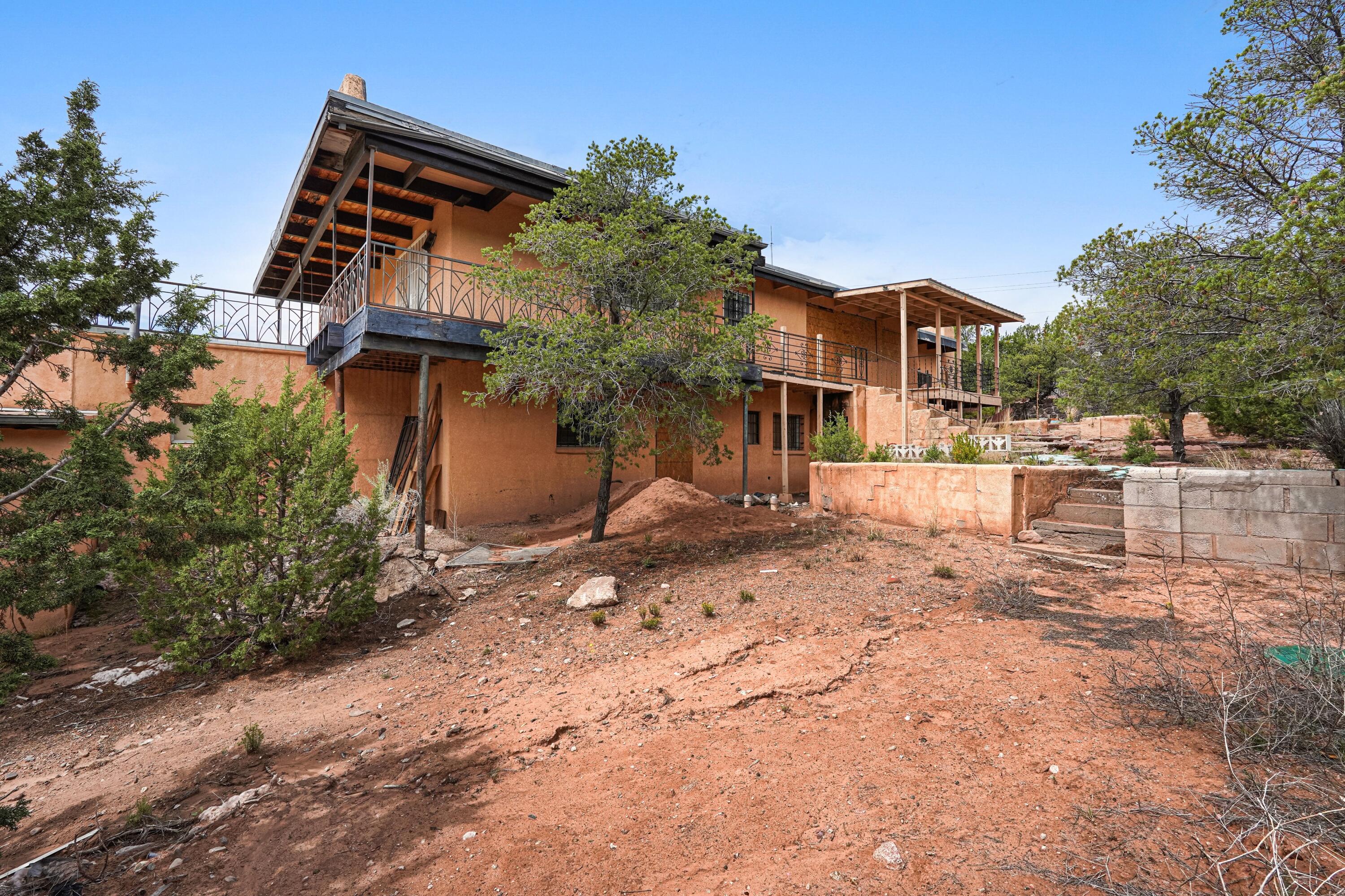 1023 Bishops Lodge Road Santa Fe, NM 87501 - Photo 5 of 28 Gallery Image 5