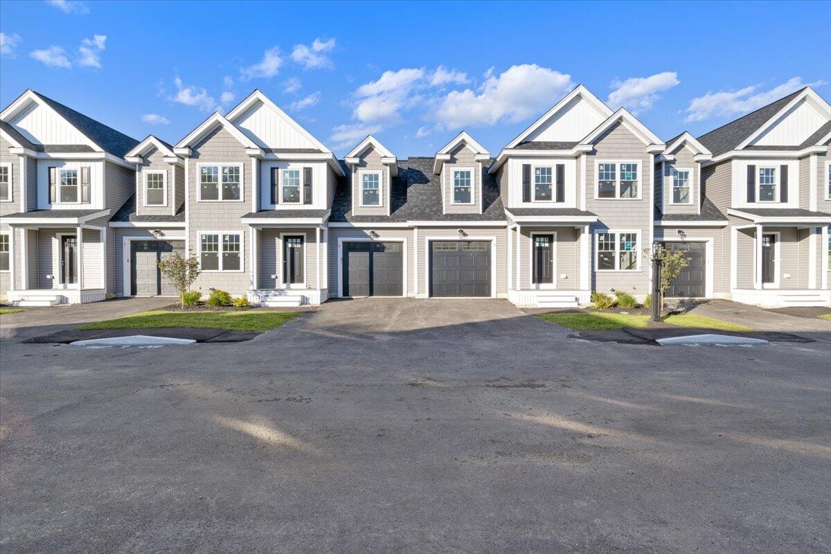 25 Regency Circle, Unit 2 Kittery, ME 03904 - Photo 2 of 26 01-33_Regency_Cir_01