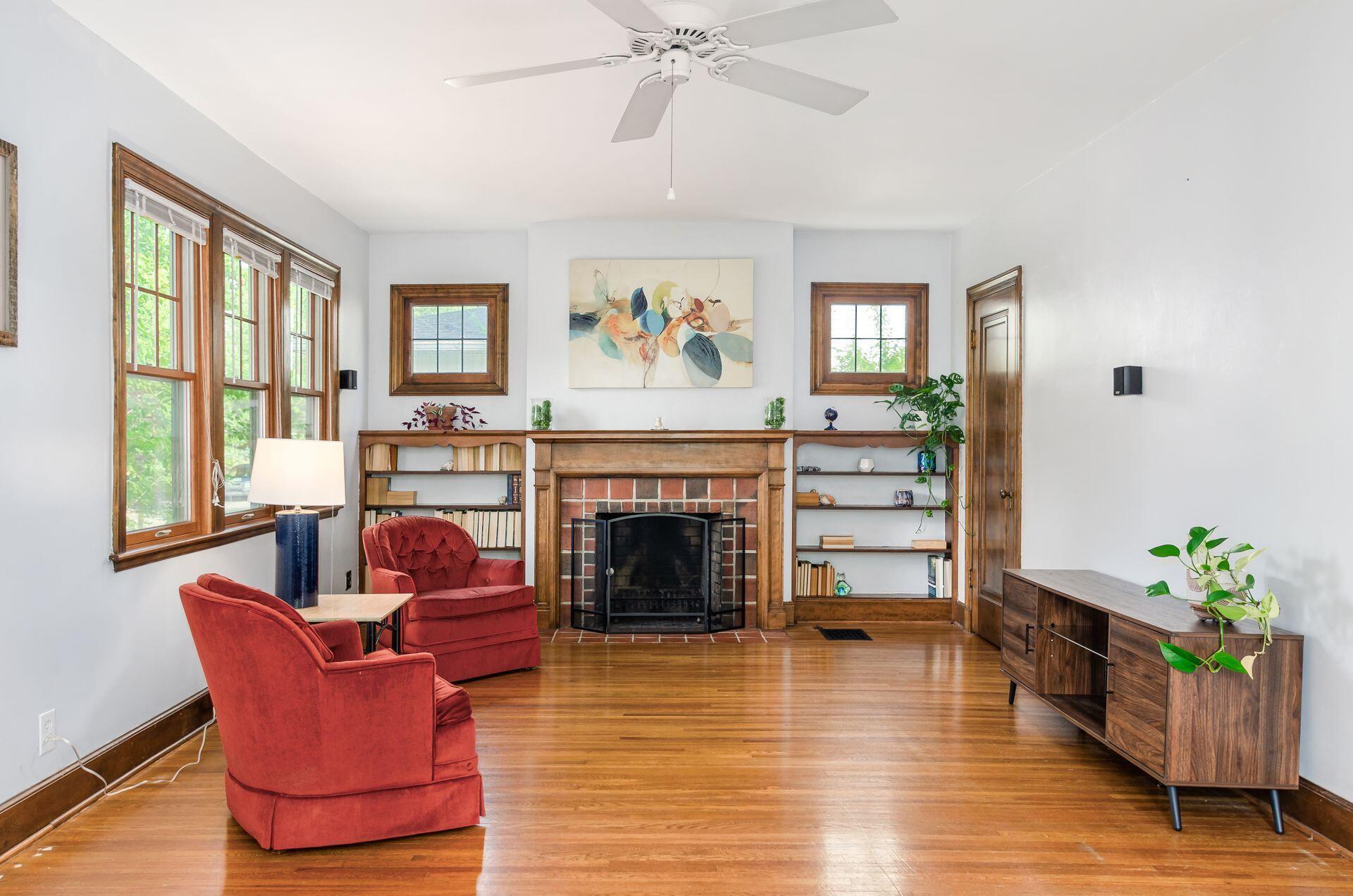 806 South Cassingham Road Columbus, OH 43209 - Photo 10 of 38 010_ Rd Columbus OH 43209 USA