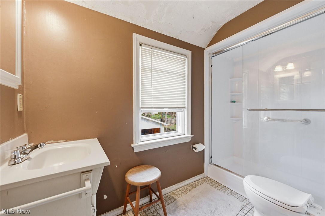 5187 Mayview Road Cleveland, OH 44124 - Photo 12 of 18 Gallery Image 12