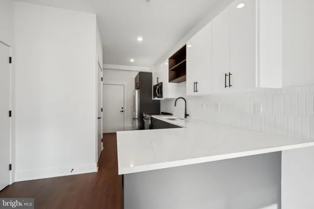 $1,982 | 501 Washington Lane, Unit 205, Jenkintown, PA 19046