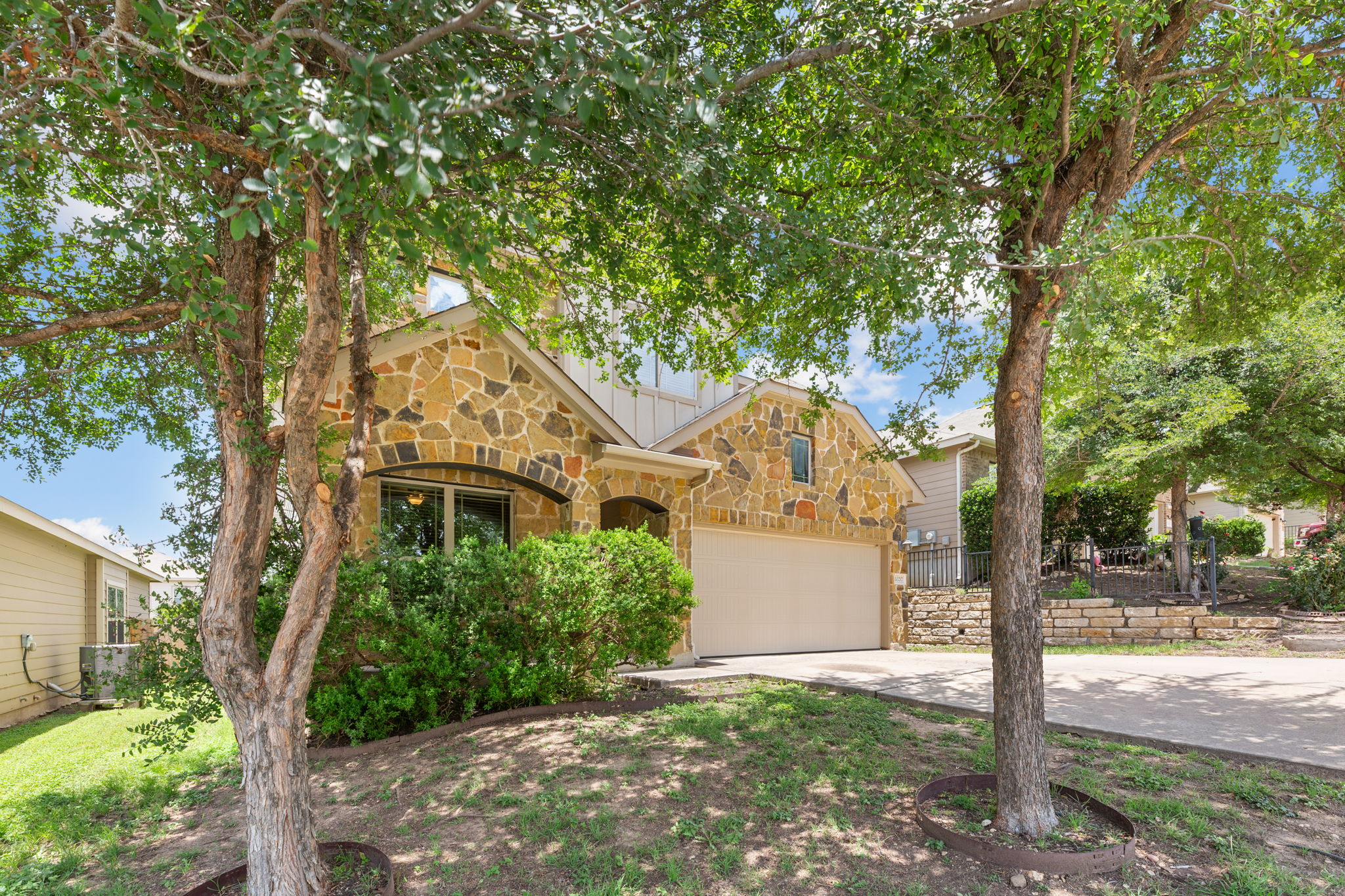 10217 Pinnacle Crest Loop Austin, TX 78747 - Photo 2 of 39