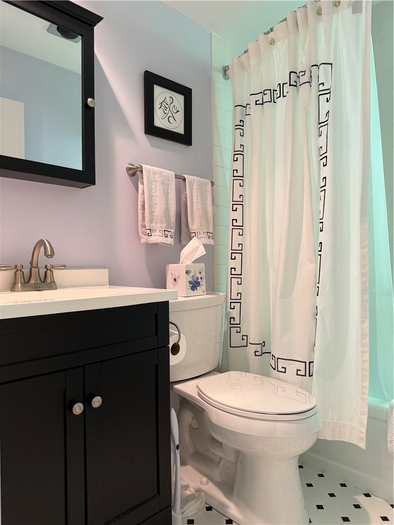 260 Pines Drive, Unit 810 Roxbury, NY 12421 - Photo 22 of 43 1st Floor Bathroom 2