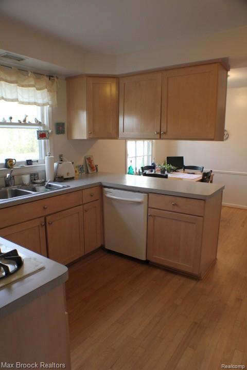 5674 Raven Road Bloomfield Hills, MI 48301 - Photo 2 of 23 Kitchen2.jpg