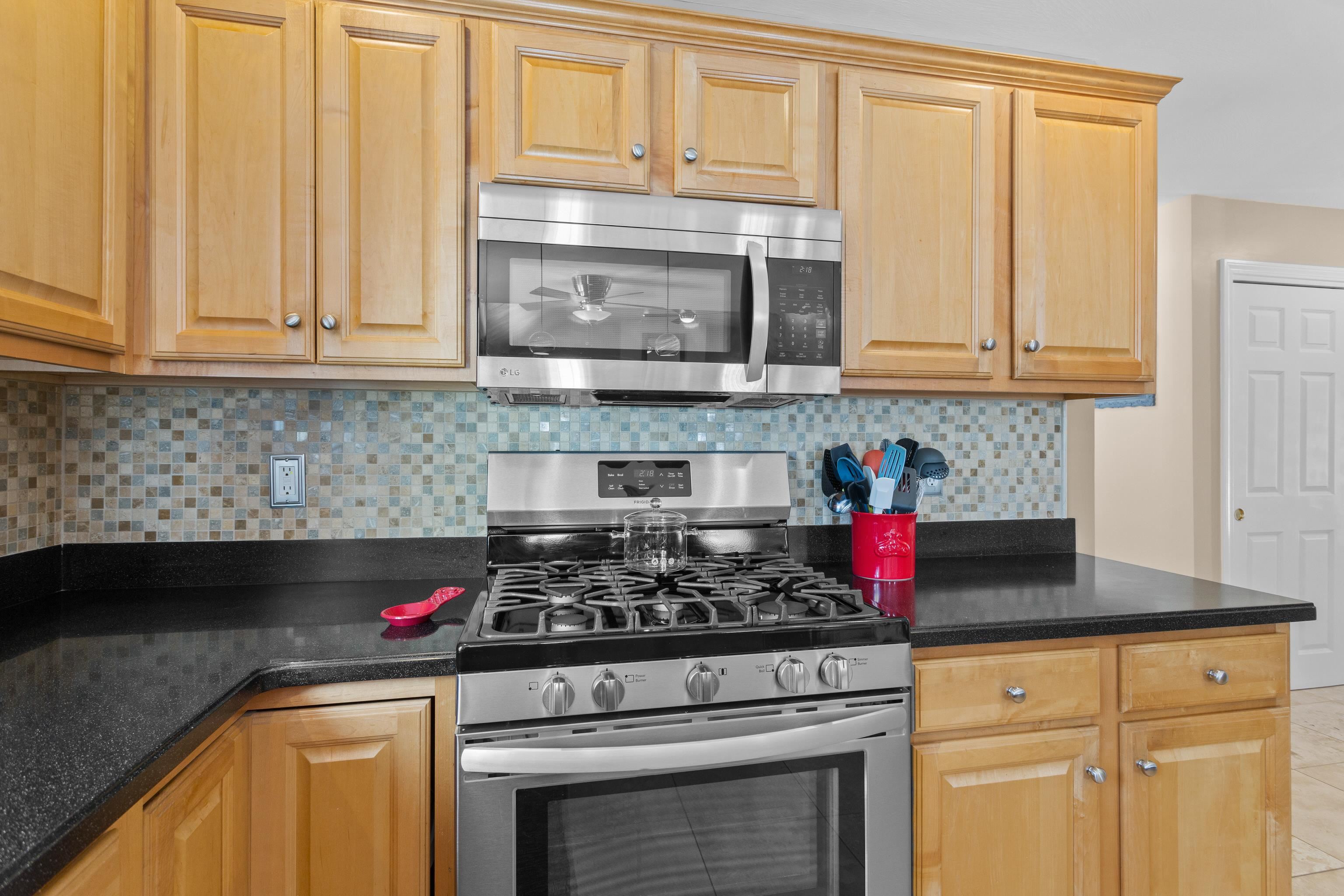 36 Hibiscus Way Nashua, NH 03062 - Photo 18 of 60