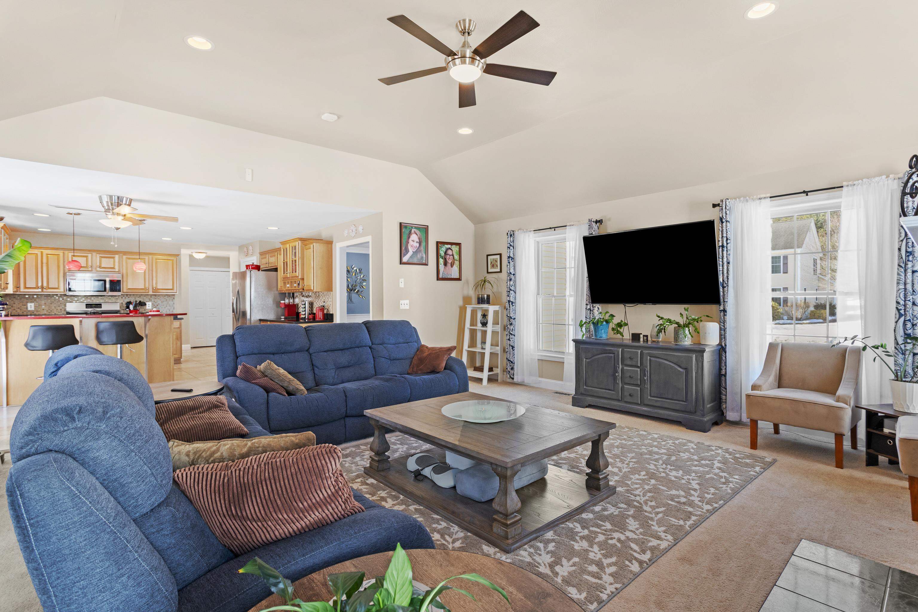 36 Hibiscus Way Nashua, NH 03062 - Photo 26 of 60