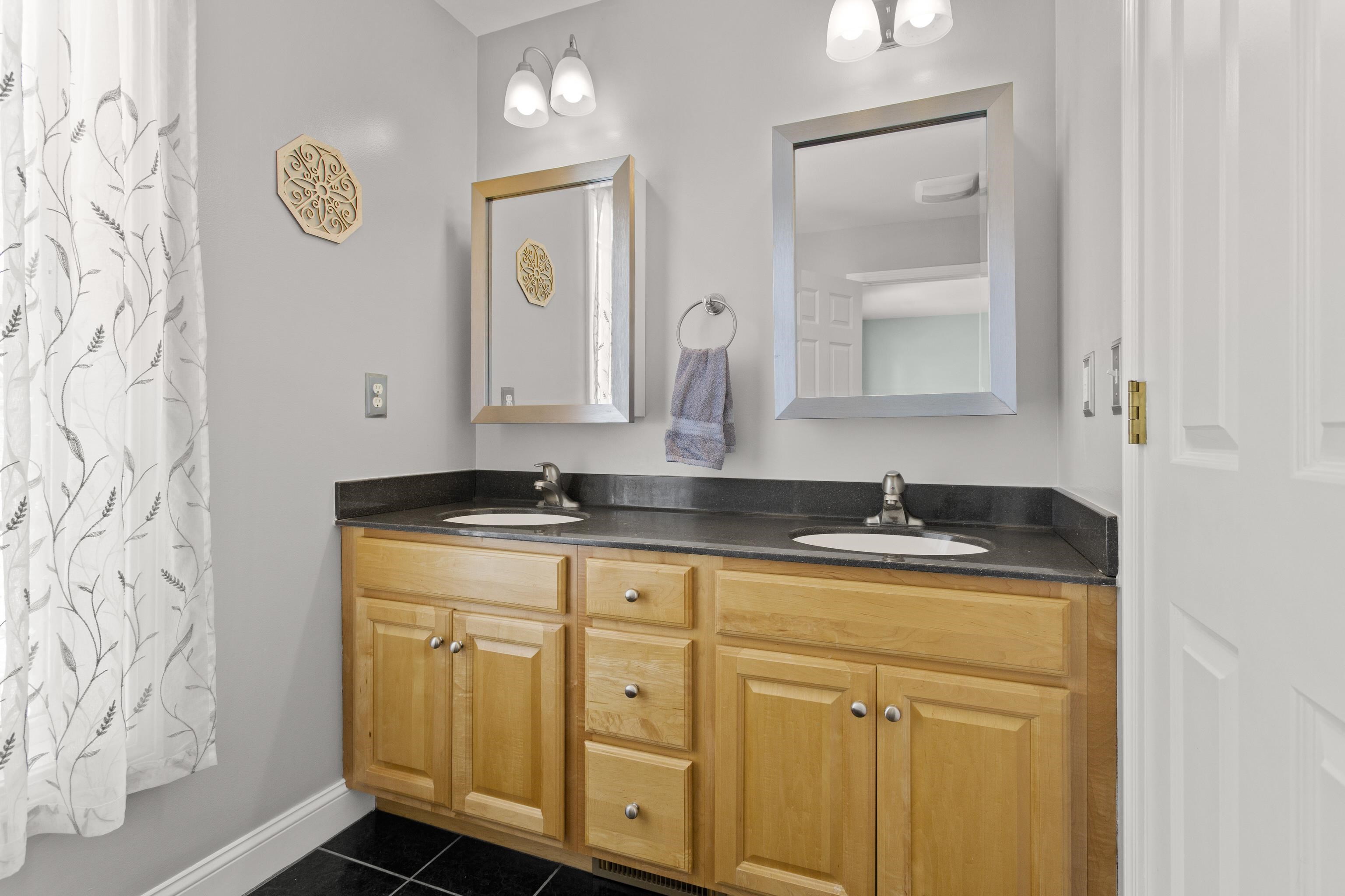 36 Hibiscus Way Nashua, NH 03062 - Photo 40 of 60