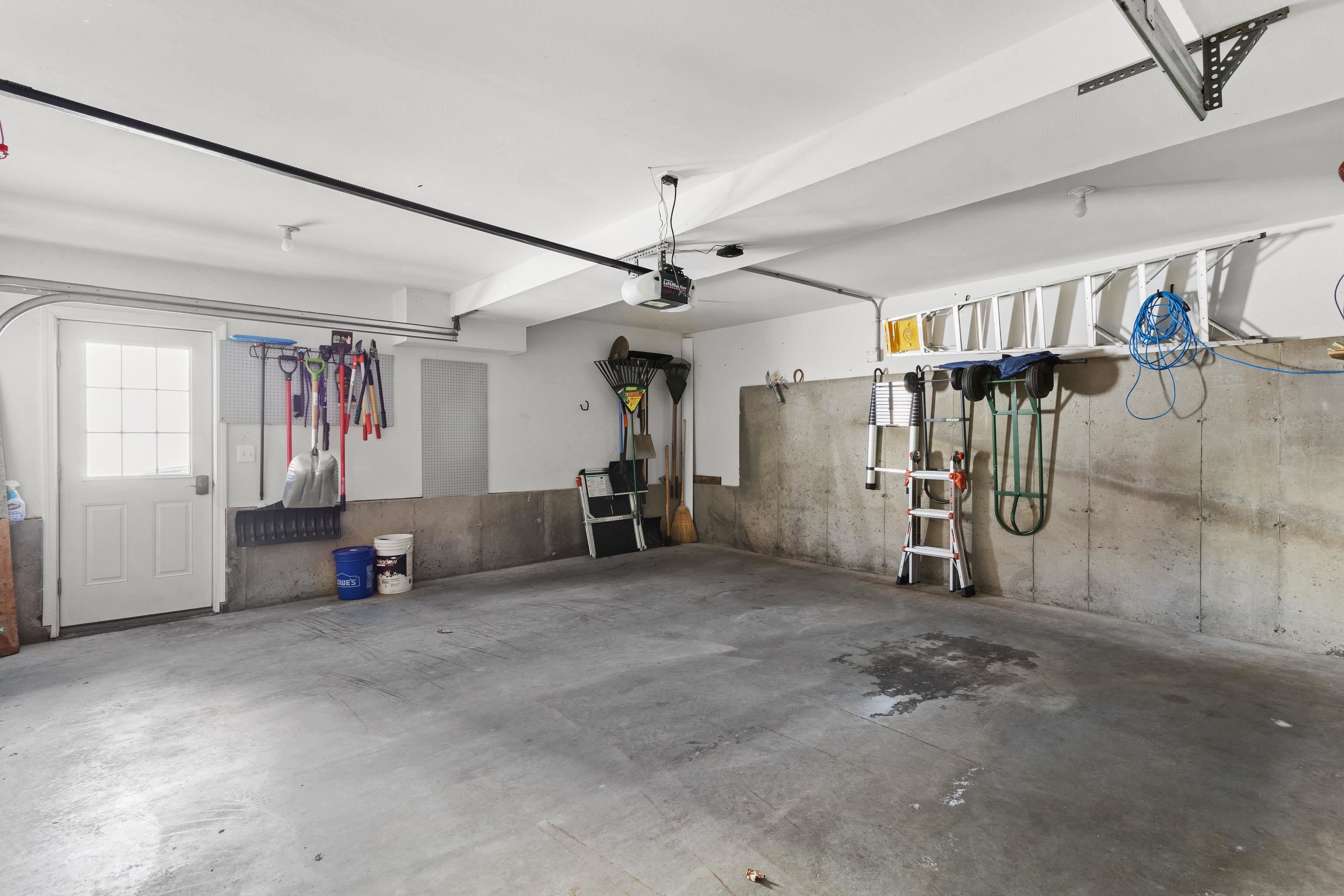 36 Hibiscus Way Nashua, NH 03062 - Photo 55 of 60