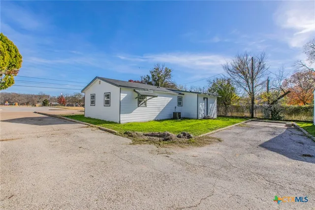 $599,999 | 311-315 Smith Street, Belton, TX 76513