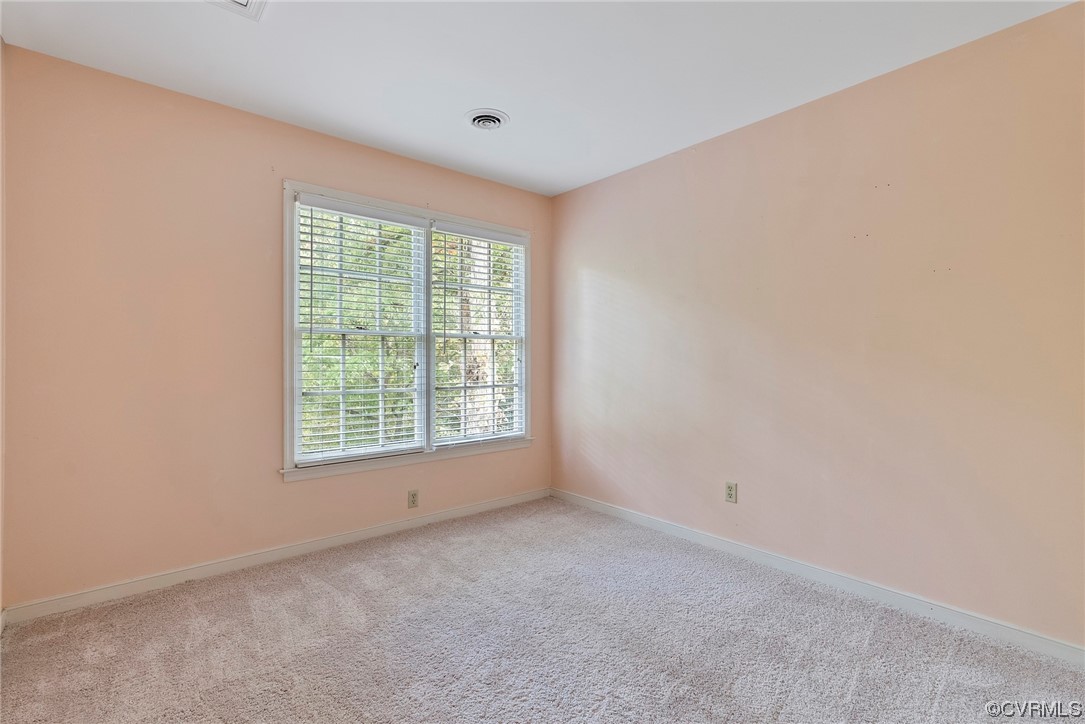 5407 Chestnut Bluff Road Midlothian, VA 23112 - Photo 28 of 35 an empty room with a window
