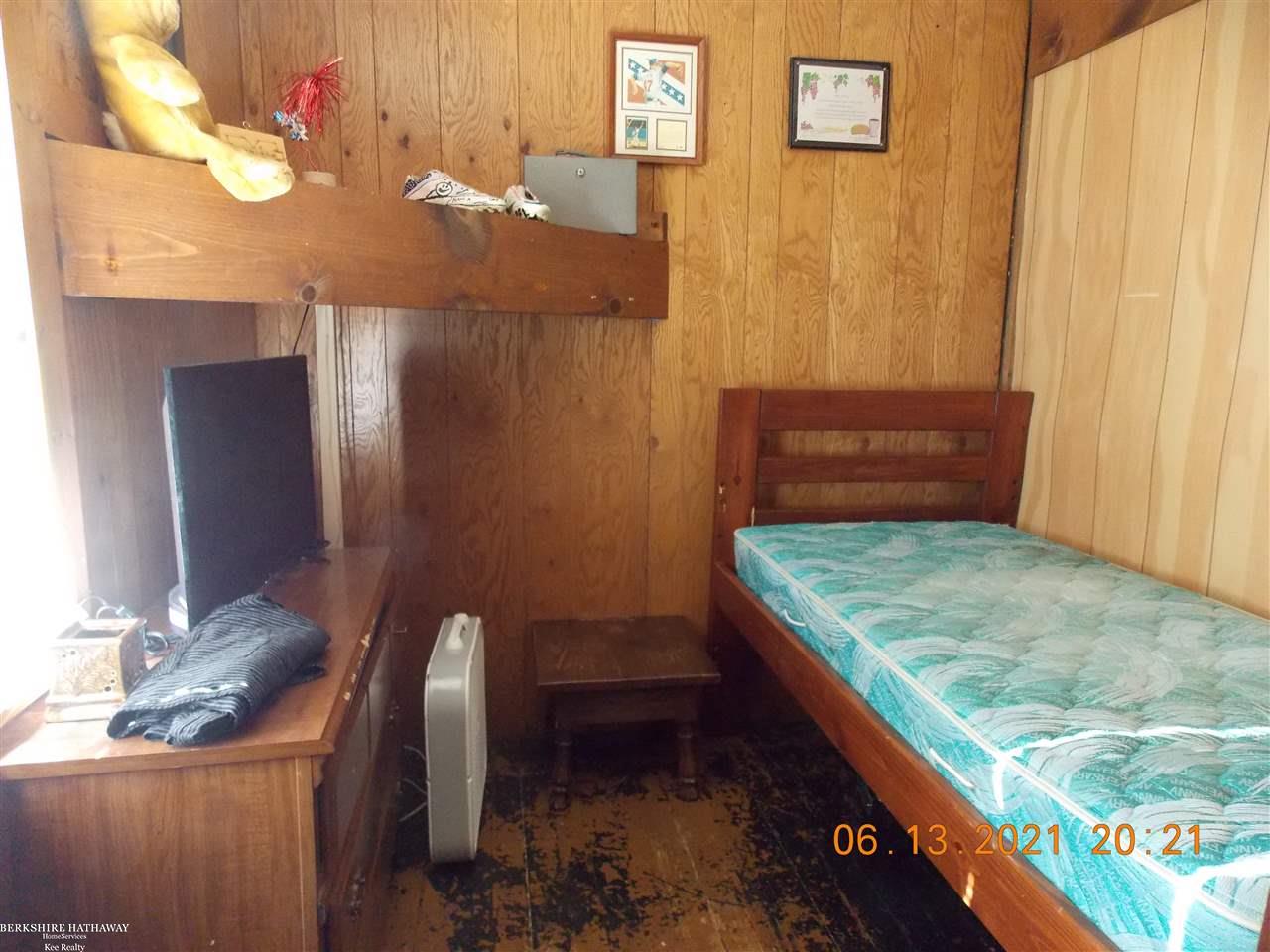 8679 Avoca Road Avoca, MI 48006 - Photo 12 of 29 bdroom 4