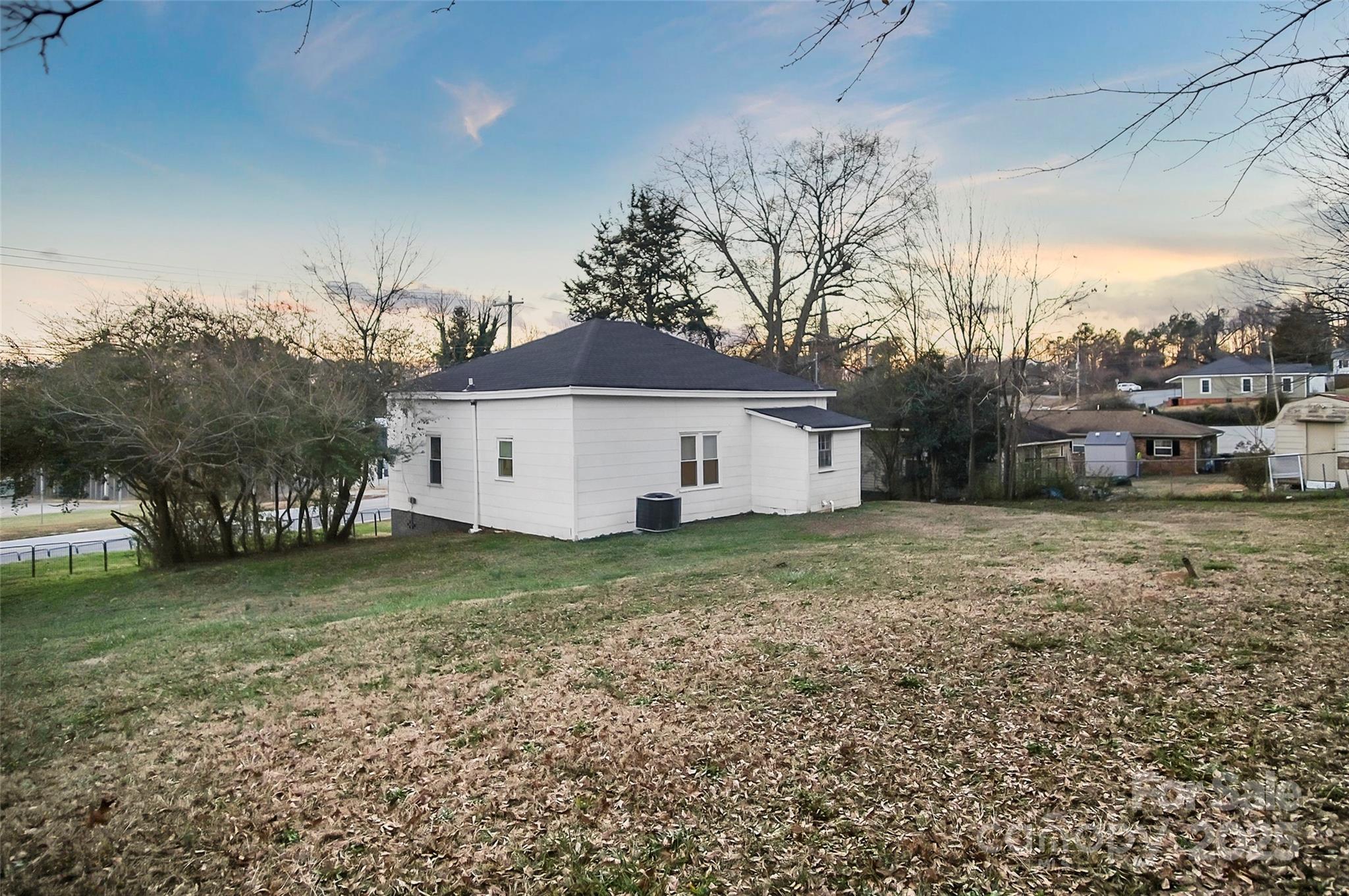 203 Linwood Road Kings Mountain, NC 28086 - Photo 5 of 23 Gallery Image 5