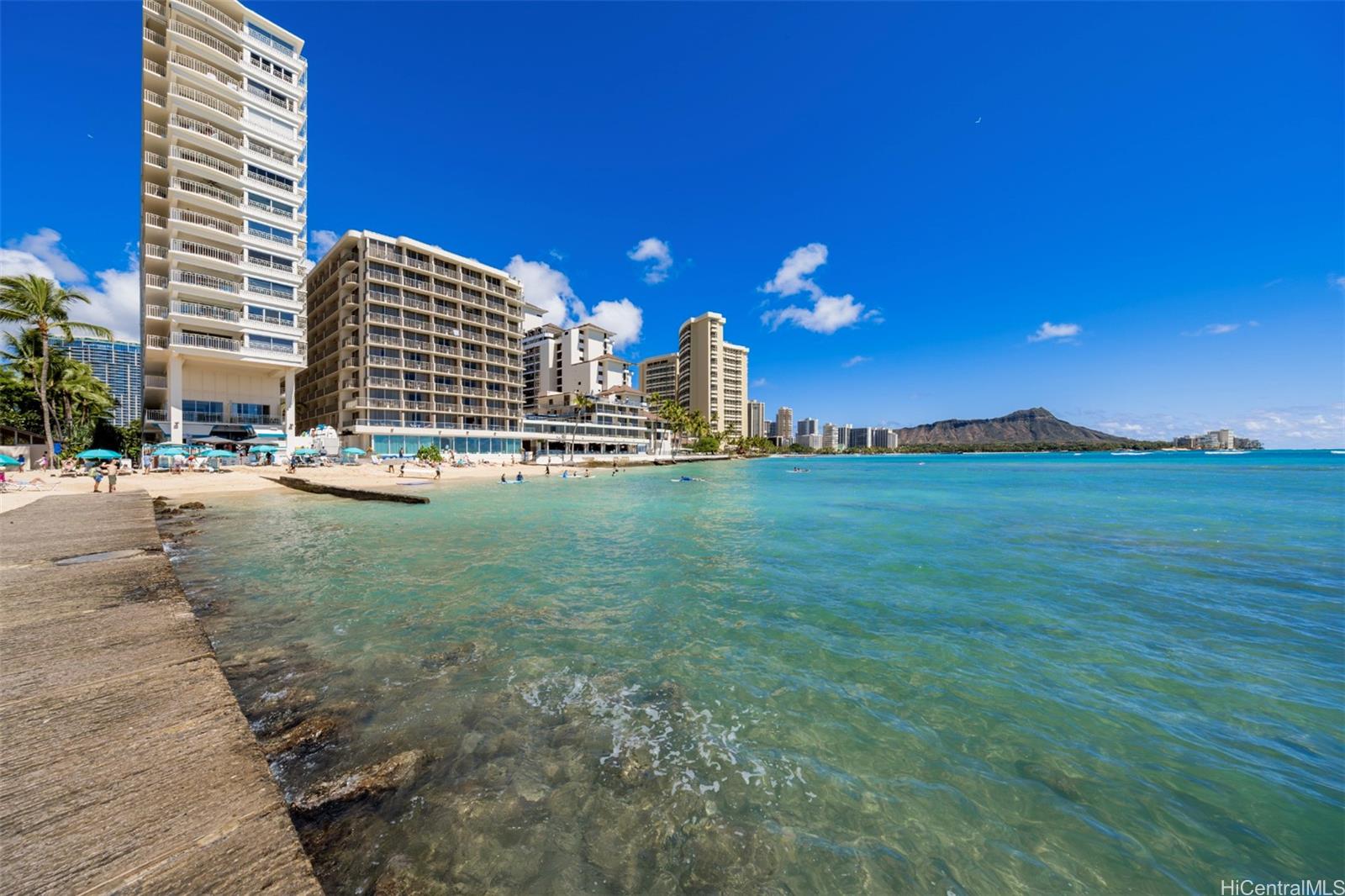 2161 Kalia Road, Unit 218 Honolulu, HI 96815 - Photo 22 of 25 a view of a building with a yard