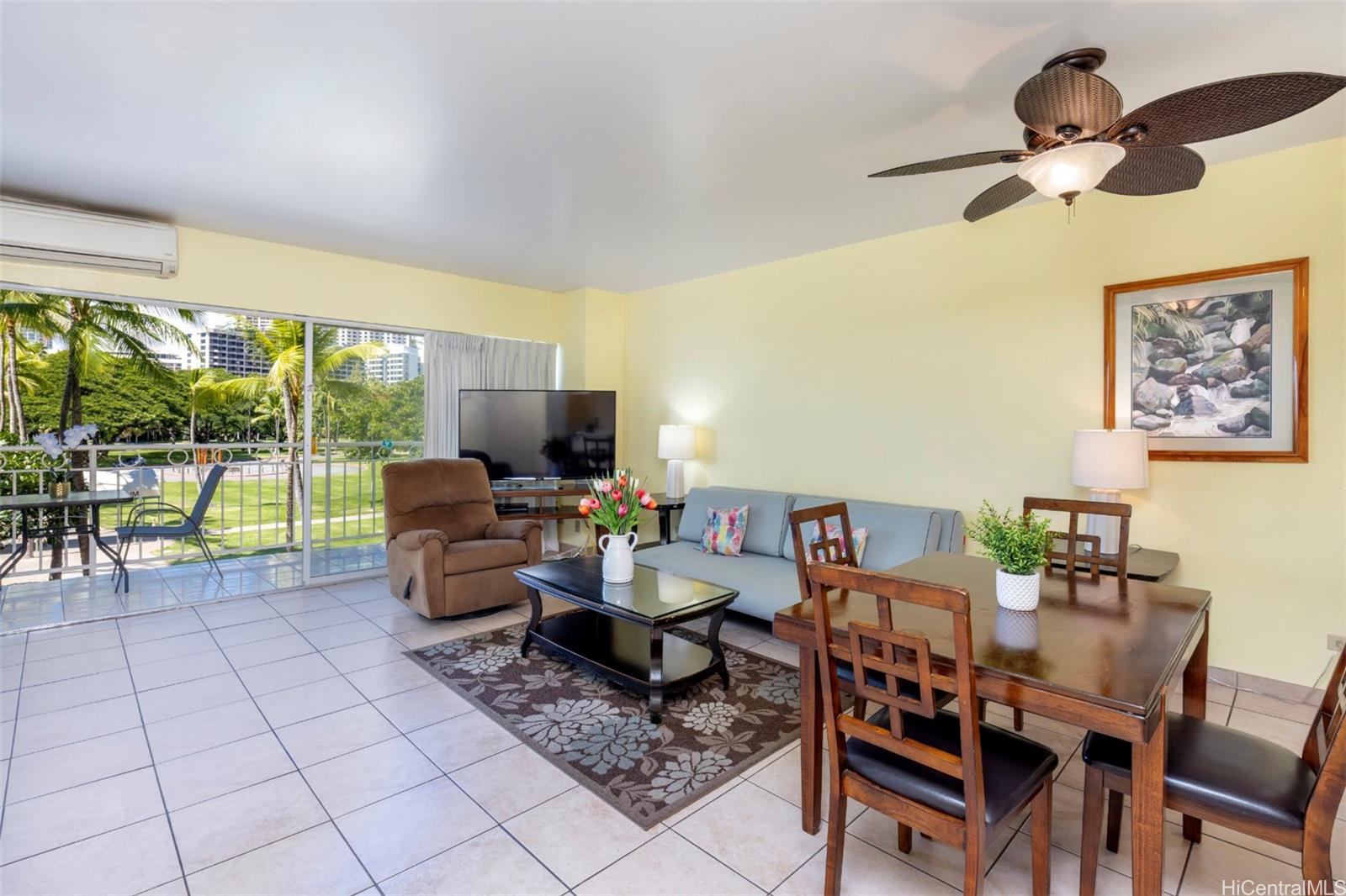 2161 Kalia Road, Unit 218 Honolulu, HI 96815 - Photo 9 of 25 a view of a livingroom with furniture and a window