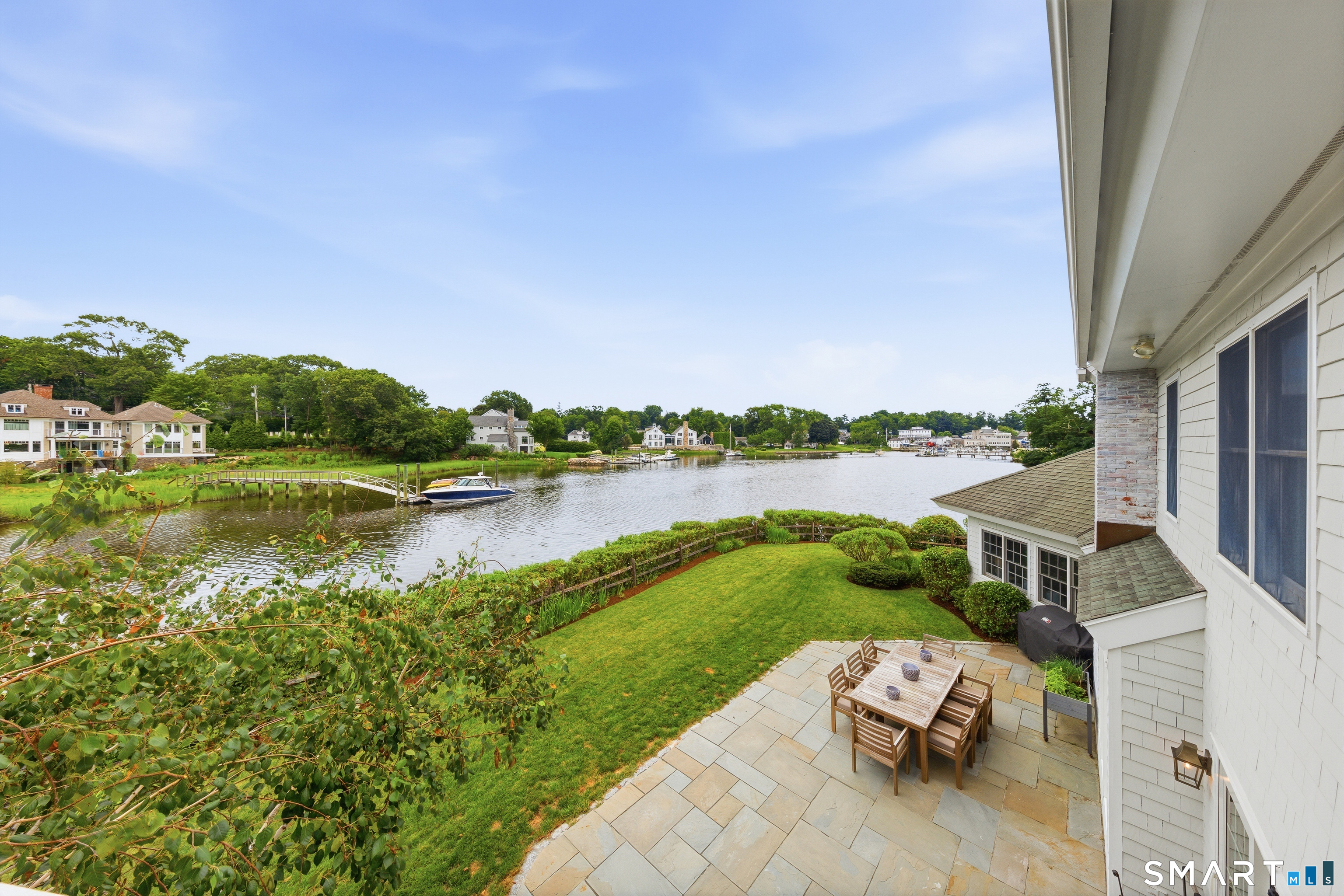 61 5 Mile River Road Darien, CT 06820 - Photo 9 of 38 Perfect for entertaining family and friends