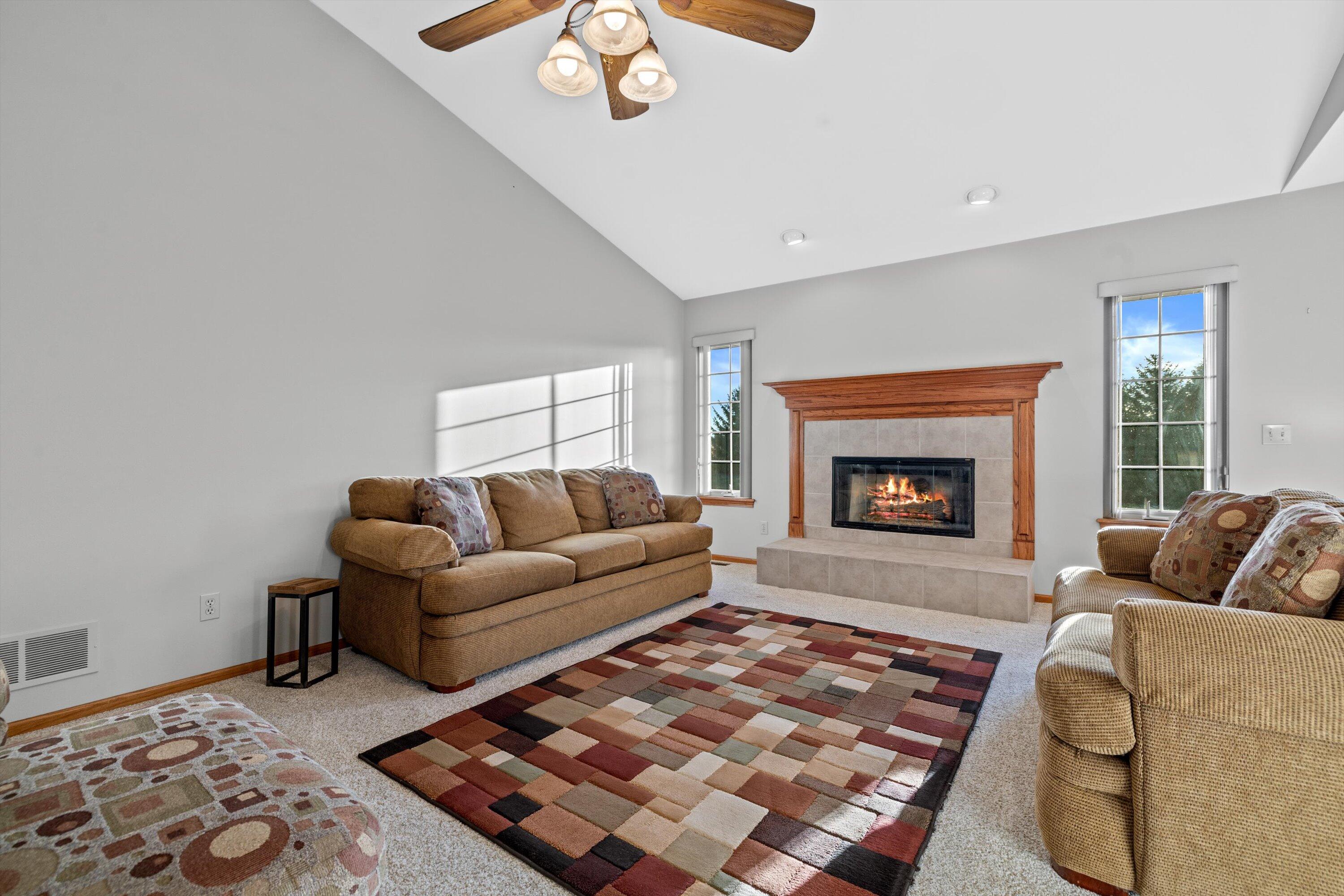 940 Laurie Court Walworth, WI 53184 - Photo 11 of 35 28-IMG_2673