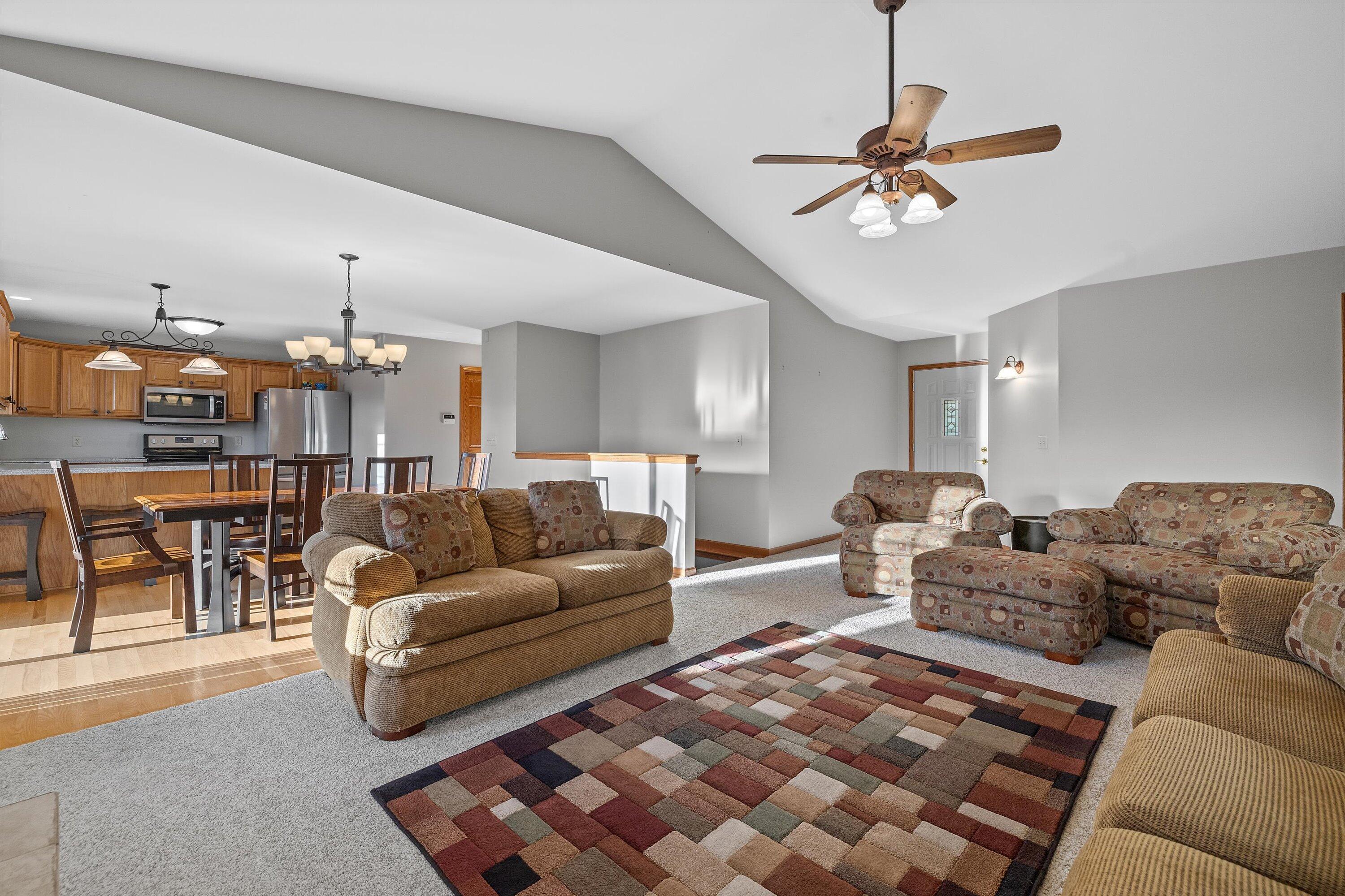 940 Laurie Court Walworth, WI 53184 - Photo 12 of 35 29-IMG_2676