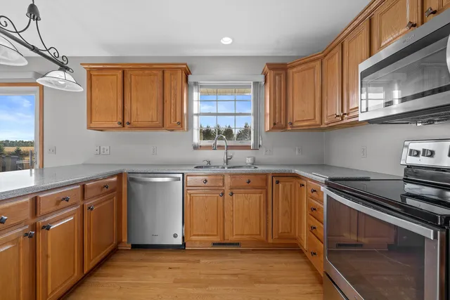 $449,000 | 940 Laurie Court, Walworth, WI 53184