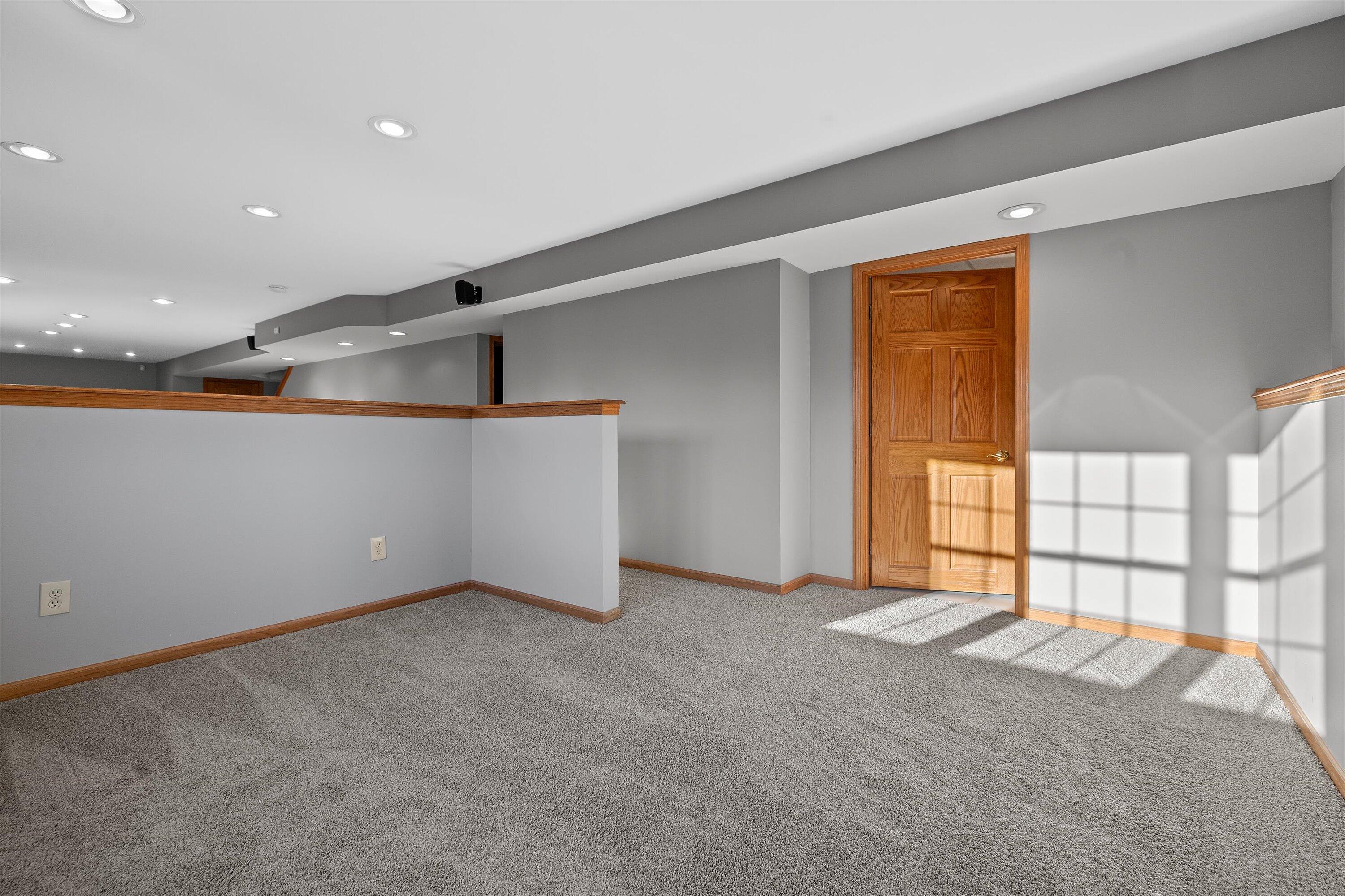 940 Laurie Court Walworth, WI 53184 - Photo 31 of 35 50-IMG_2763