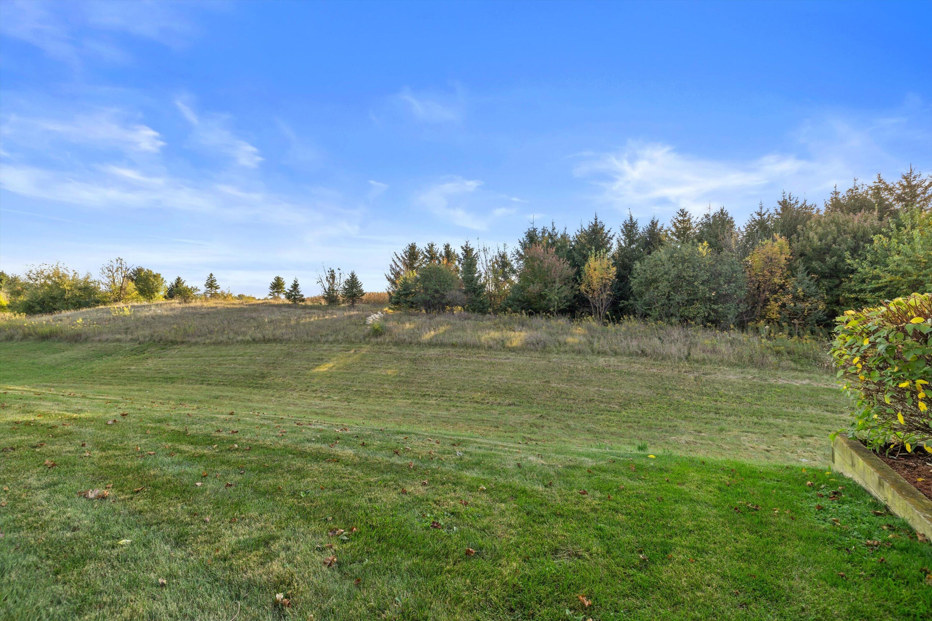 940 Laurie Court Walworth, WI 53184 - Photo 6 of 35 10-IMG_2574