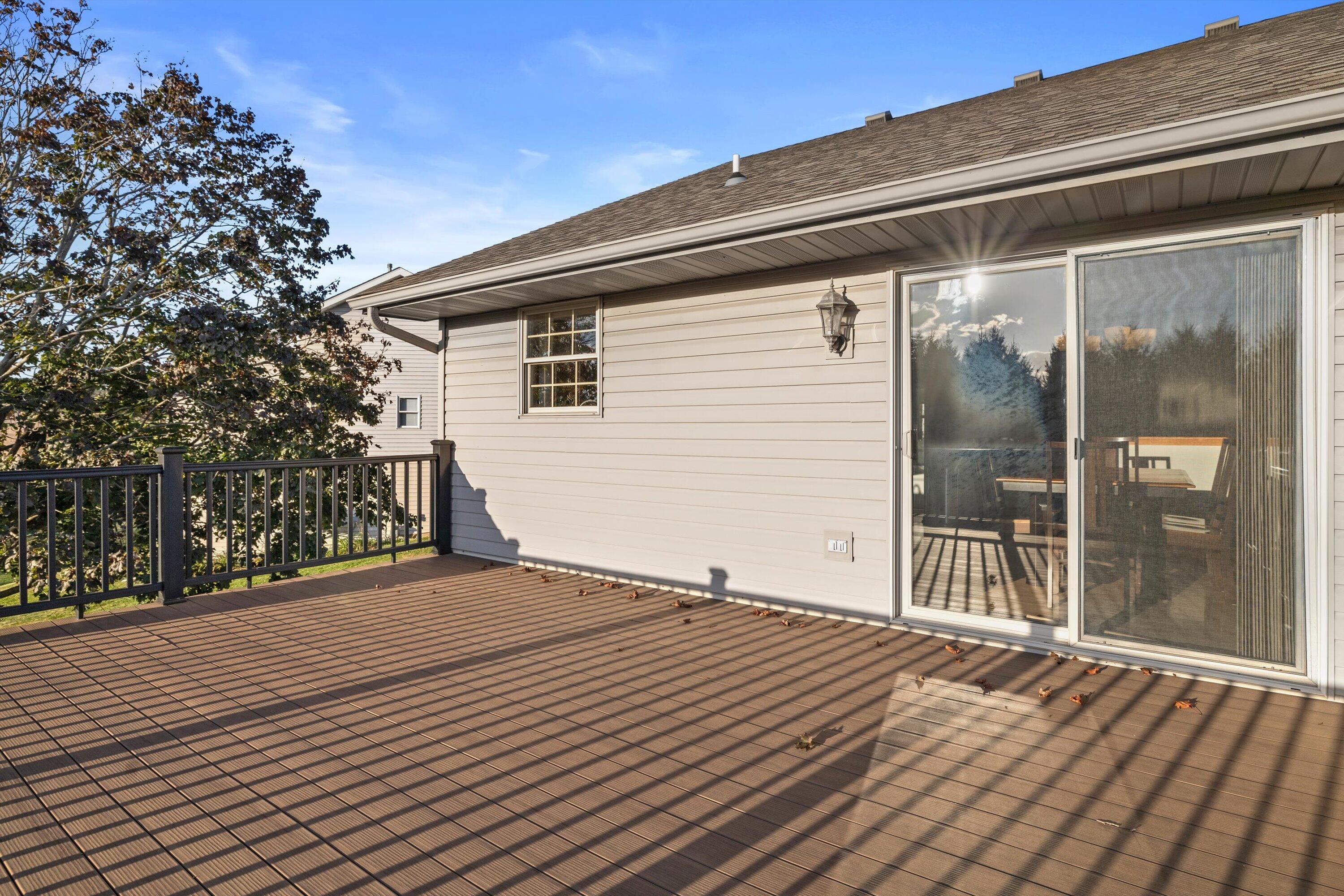 940 Laurie Court Walworth, WI 53184 - Photo 9 of 35 16-IMG_2604