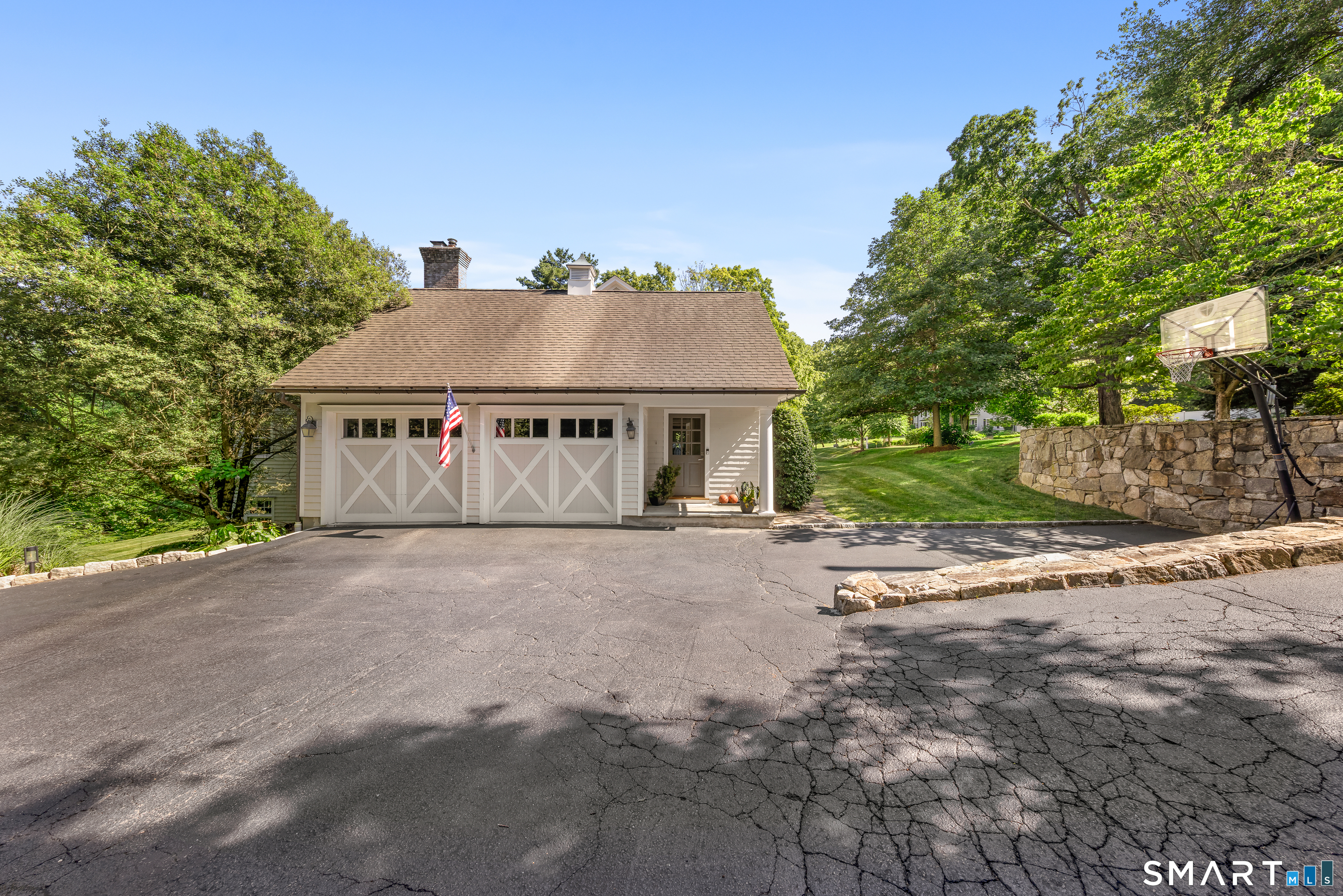 2444 Bronson Road Fairfield, CT 06824 - Photo 31 of 35