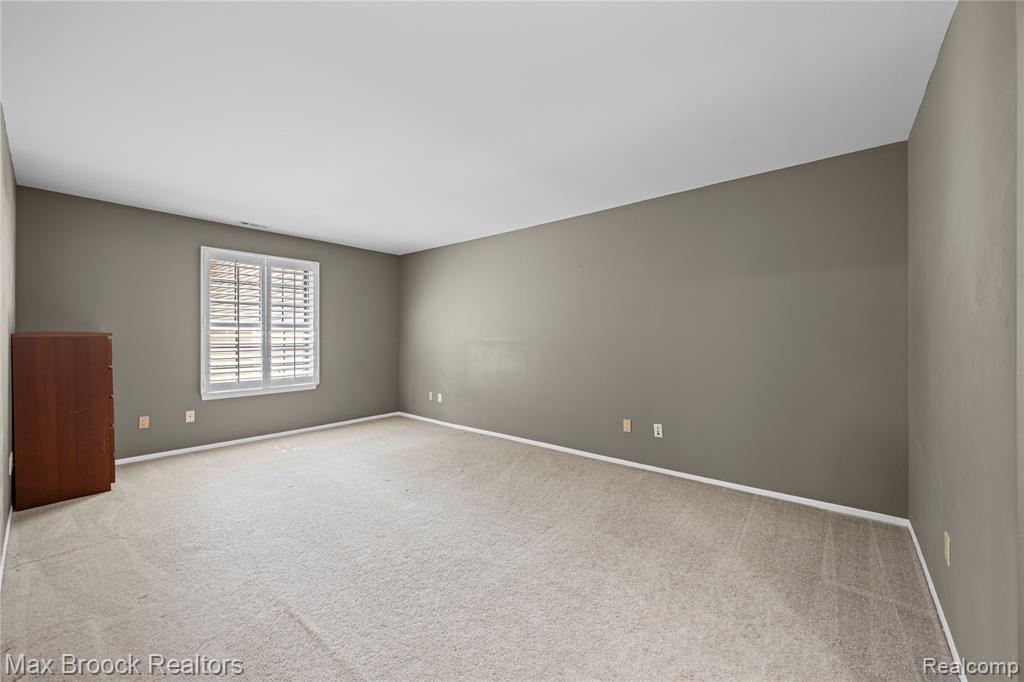 29664 Pine Ridge Circle Farmington Hills, MI 48331 - Photo 17 of 34