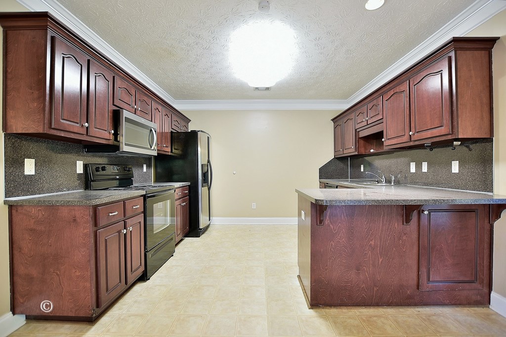 241 Owens Road Fort Mitchell, AL 36856 - Photo 17 of 25 Kitchen
