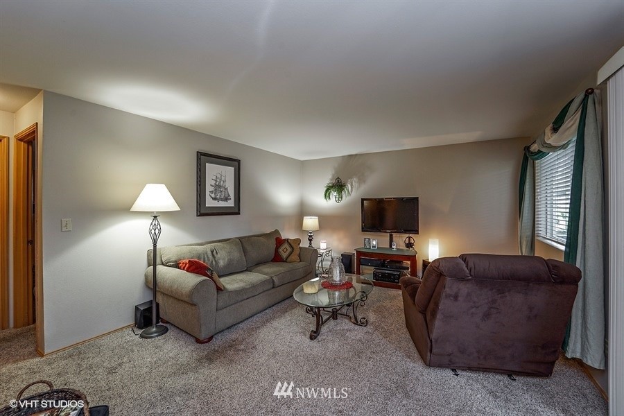 7407 210th Street Southwest, Unit 112 Edmonds, WA 98026 - Photo 3 of 15 Gallery Image 3