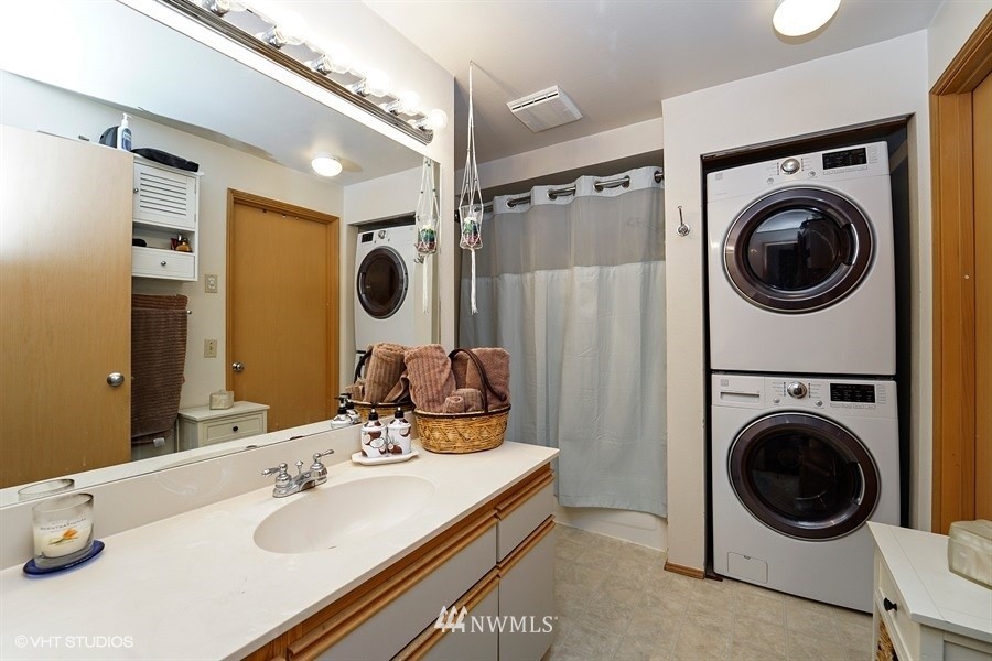 7407 210th Street Southwest, Unit 112 Edmonds, WA 98026 - Photo 10 of 15 Gallery Image 10