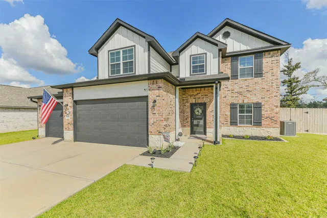 $385,000 | 6138 Hazel Lake Drive, Conroe, TX 77303