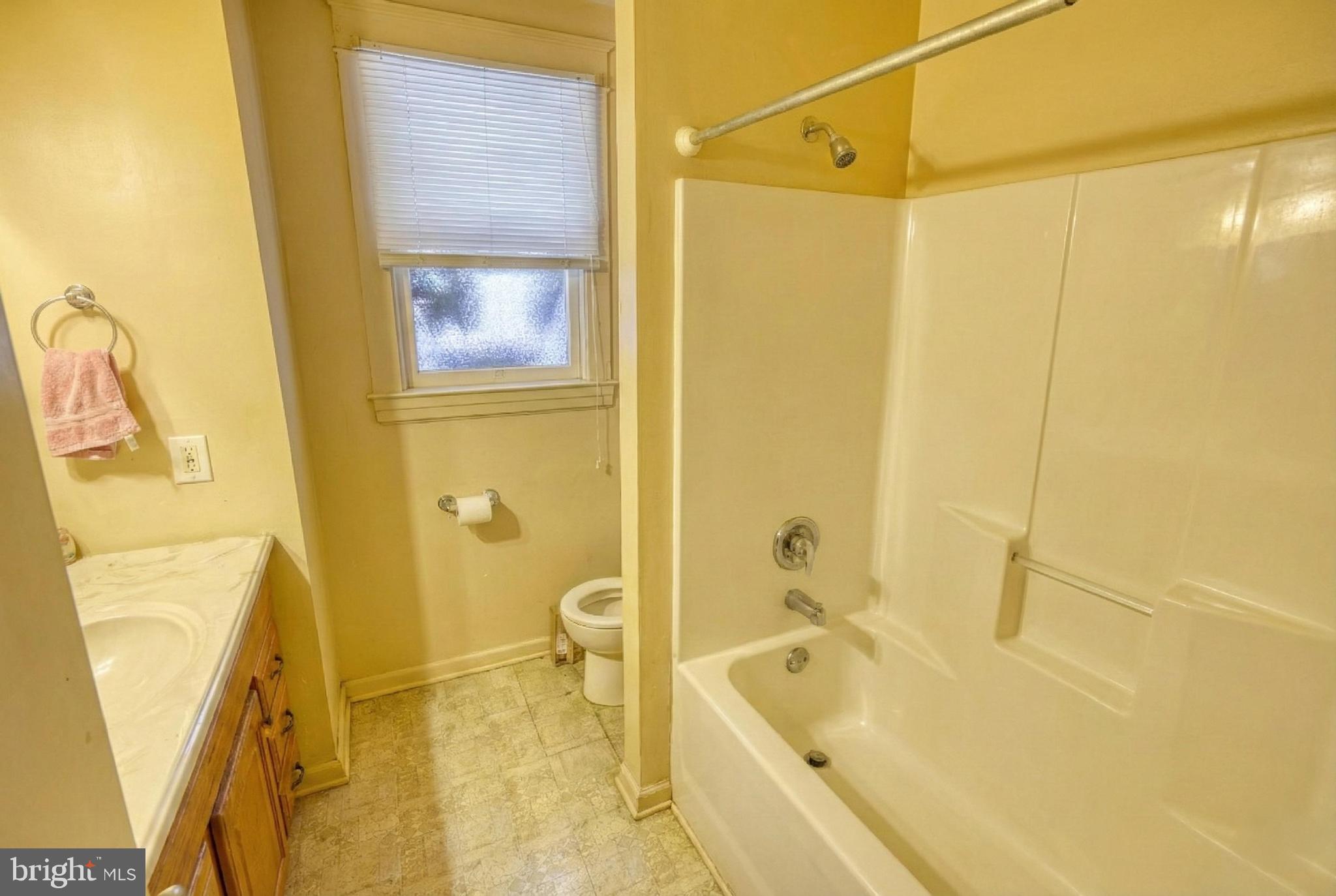 619 Dallas Street York, PA 17403 - Photo 20 of 23 a bathroom with a tub and shower