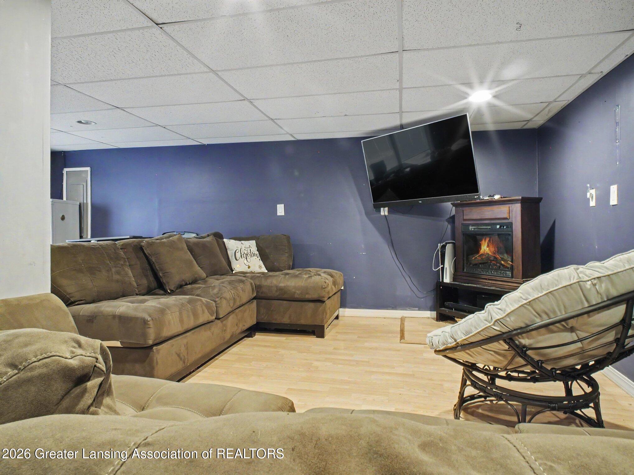 805 Dryer Farm Road Lansing, MI 48917 - Photo 27 of 37