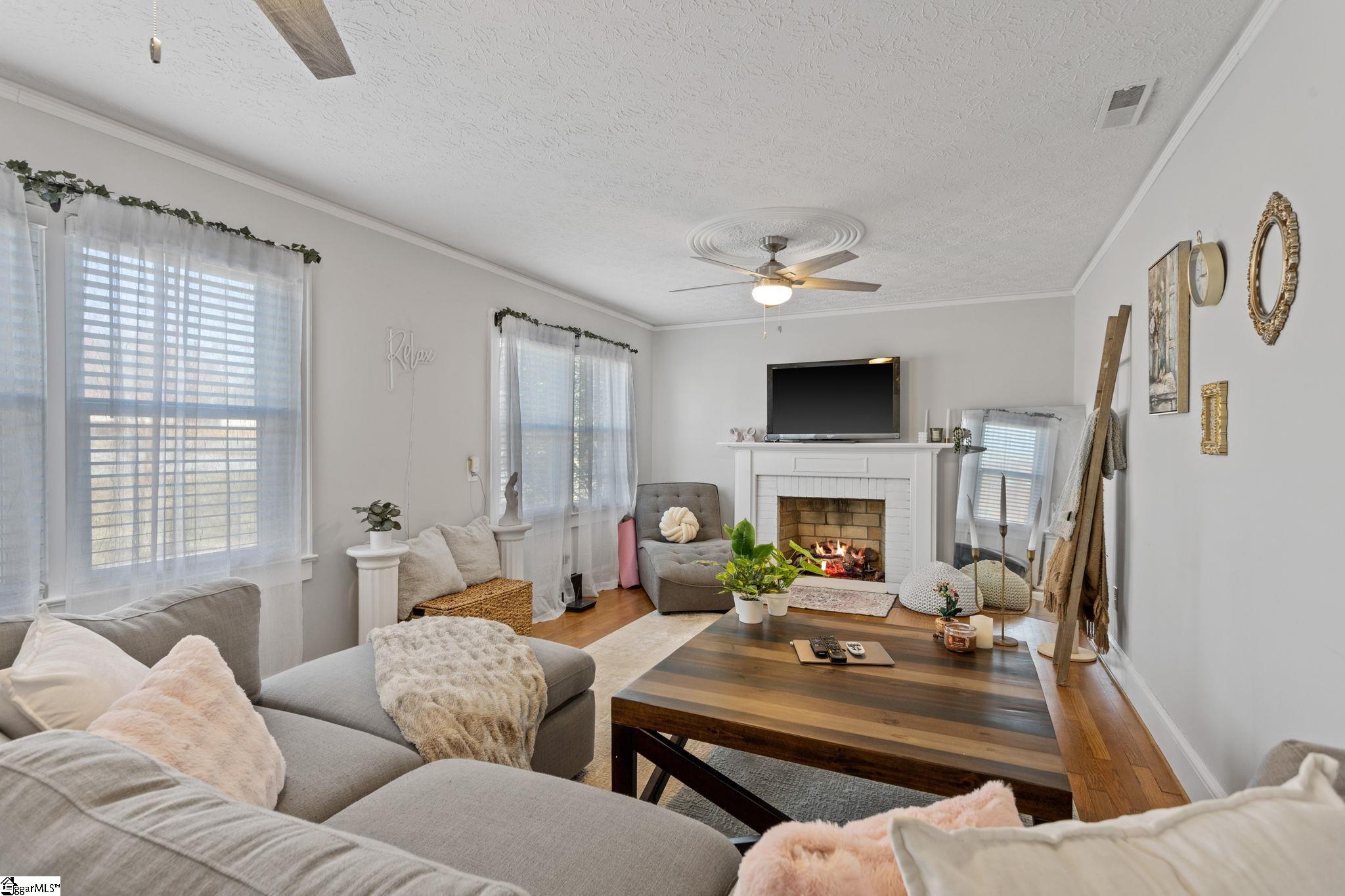 308 South B Street Easley, SC 29640 - Photo 2 of 27