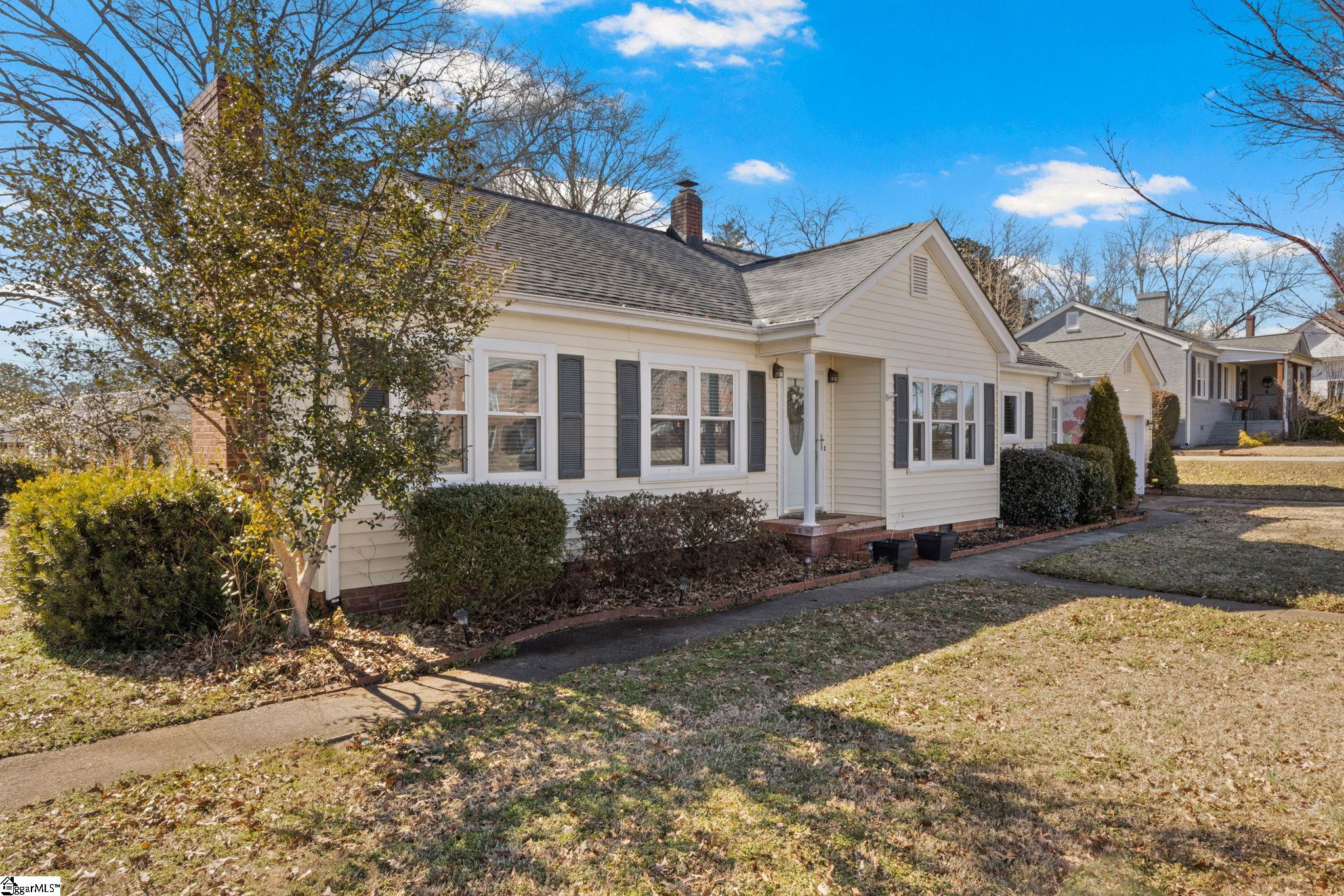 308 South B Street Easley, SC 29640 - Photo 6 of 27