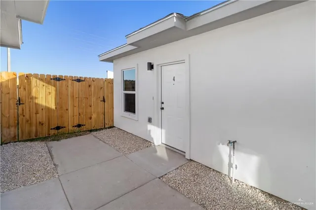 $1,300 | 508 North Emerald Avenue, Unit 4, Edinburg, TX 78539