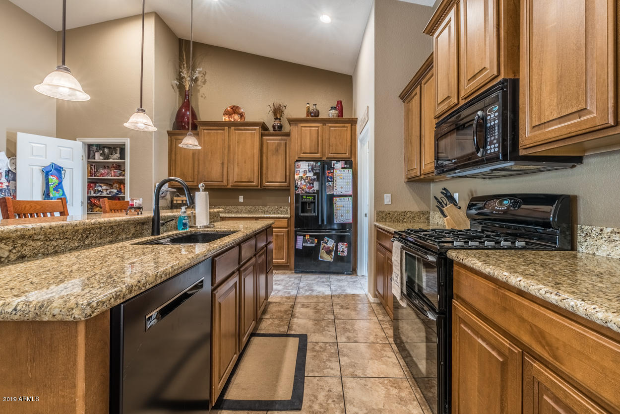 18506 East Ranch Road Queen Creek, AZ 85142 - Photo 15 of 38 KItchen