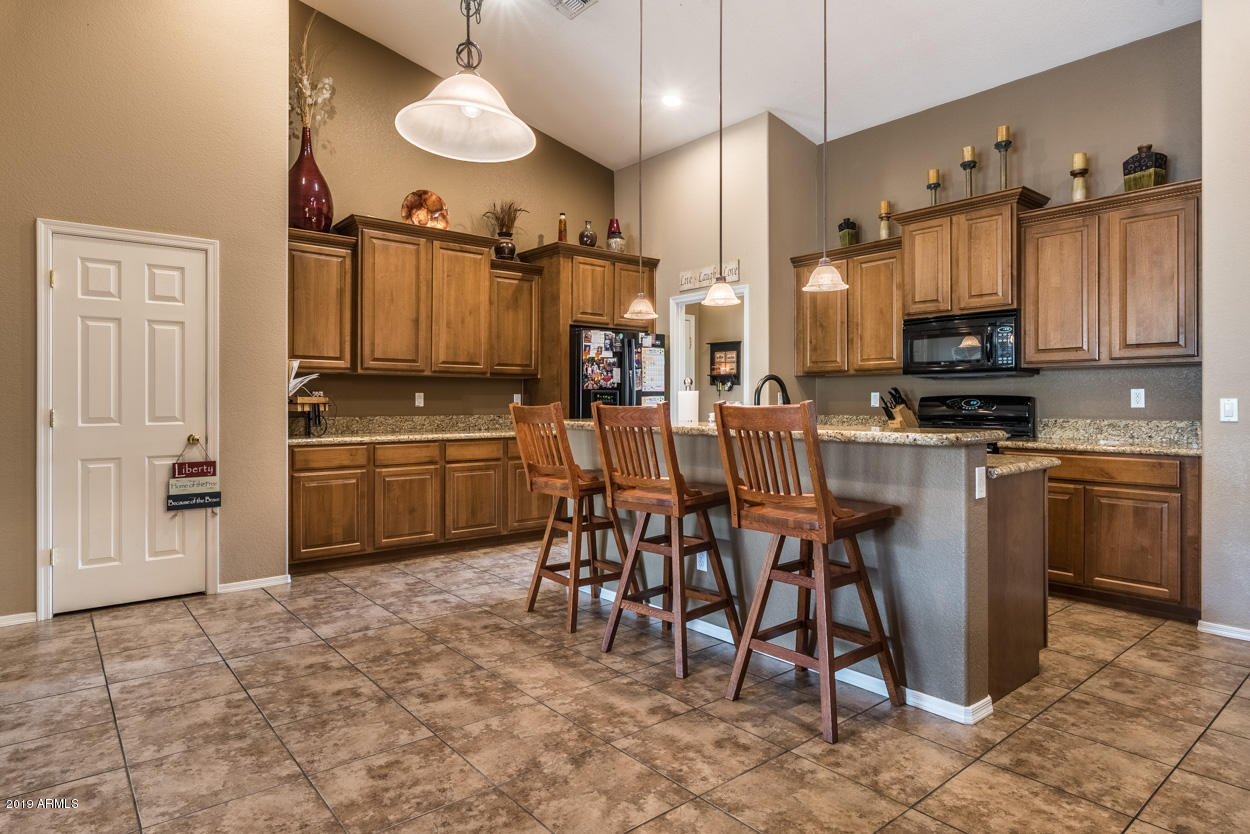 18506 East Ranch Road Queen Creek, AZ 85142 - Photo 16 of 38 KItchen