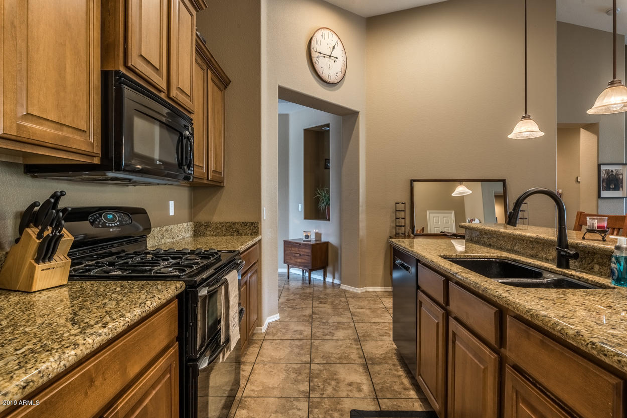 18506 East Ranch Road Queen Creek, AZ 85142 - Photo 21 of 38 KItchen