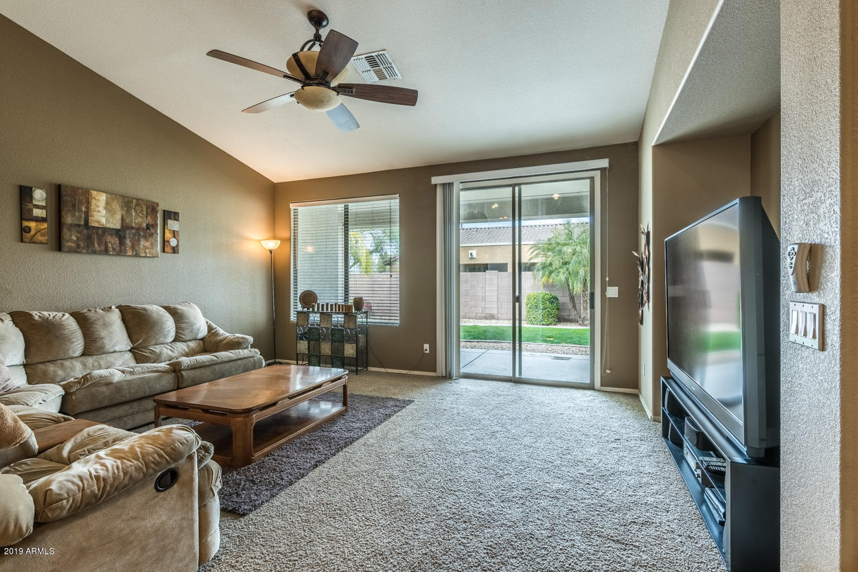 18506 East Ranch Road Queen Creek, AZ 85142 - Photo 23 of 38 Family Room